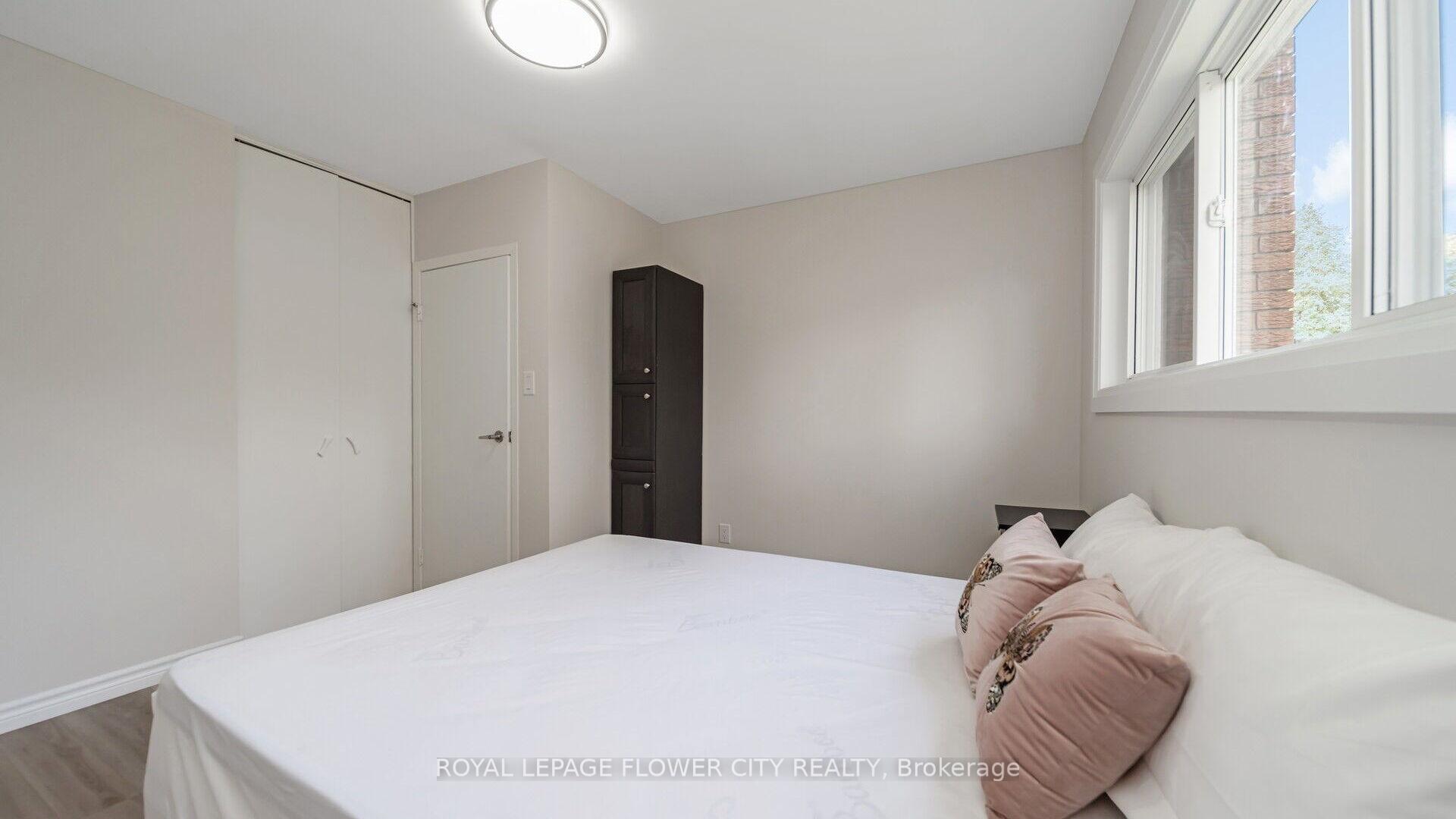 Photo 23 of 212 Carter Avenue, Waterloo, Lincoln Heights — HOMEH