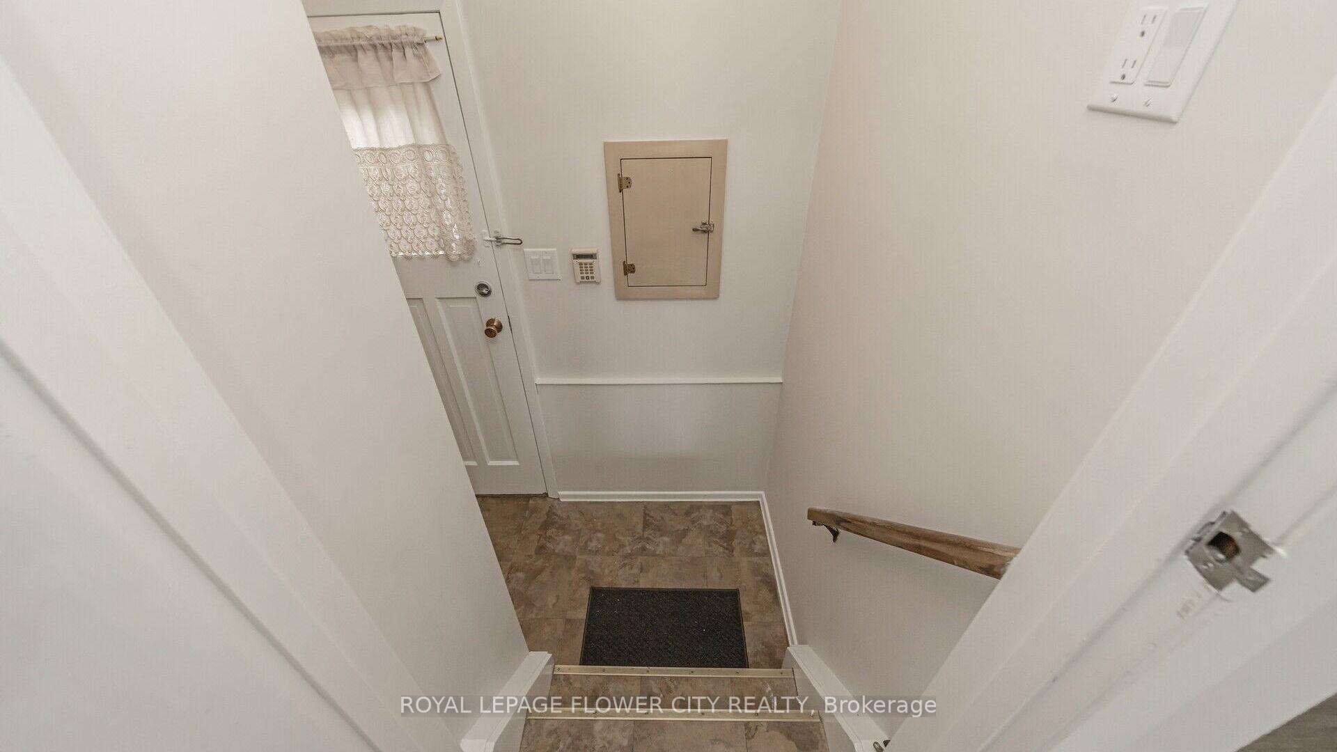 Photo 25 of 212 Carter Avenue, Waterloo, Lincoln Heights — HOMEH