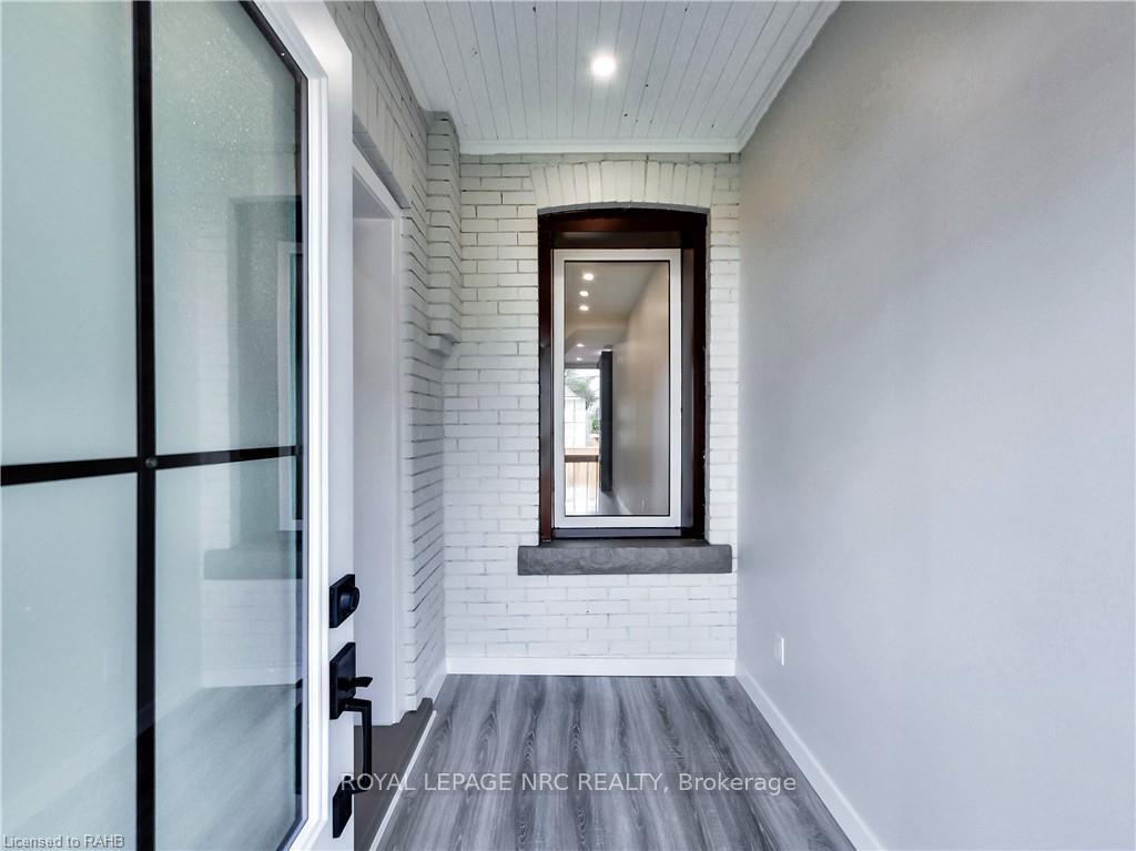 Photo 17 of 221 Glendale Avenue N, Hamilton, Crown Point — HOMEH