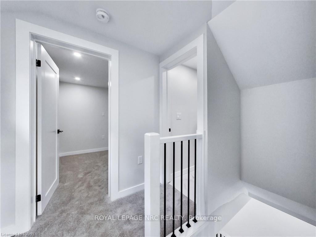 Photo 31 of 221 Glendale Avenue N, Hamilton, Crown Point — HOMEH