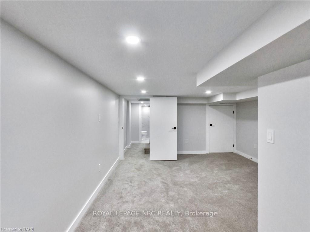 Photo 30 of 221 Glendale Avenue N, Hamilton, Crown Point — HOMEH