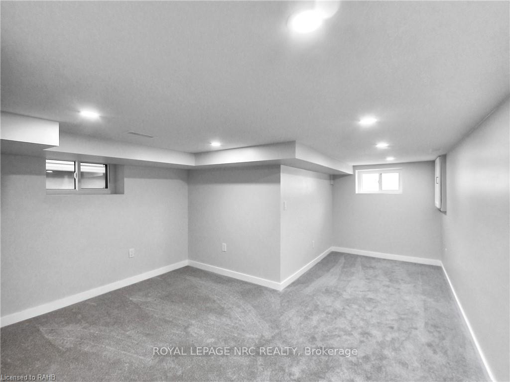 Photo 26 of 221 Glendale Avenue N, Hamilton, Crown Point — HOMEH