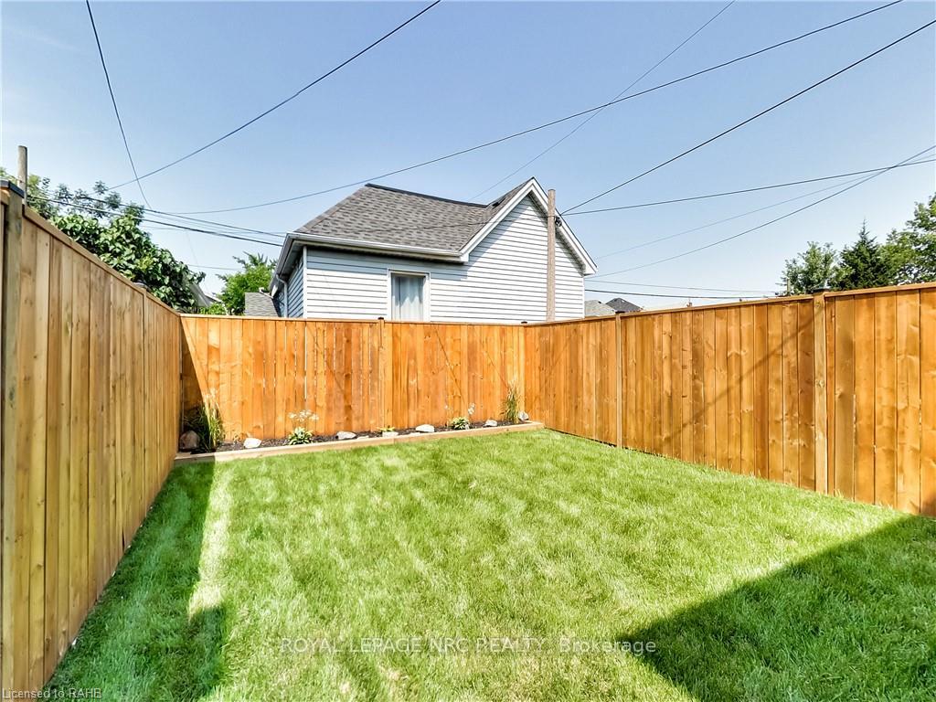 Photo 29 of 221 Glendale Avenue N, Hamilton, Crown Point — HOMEH