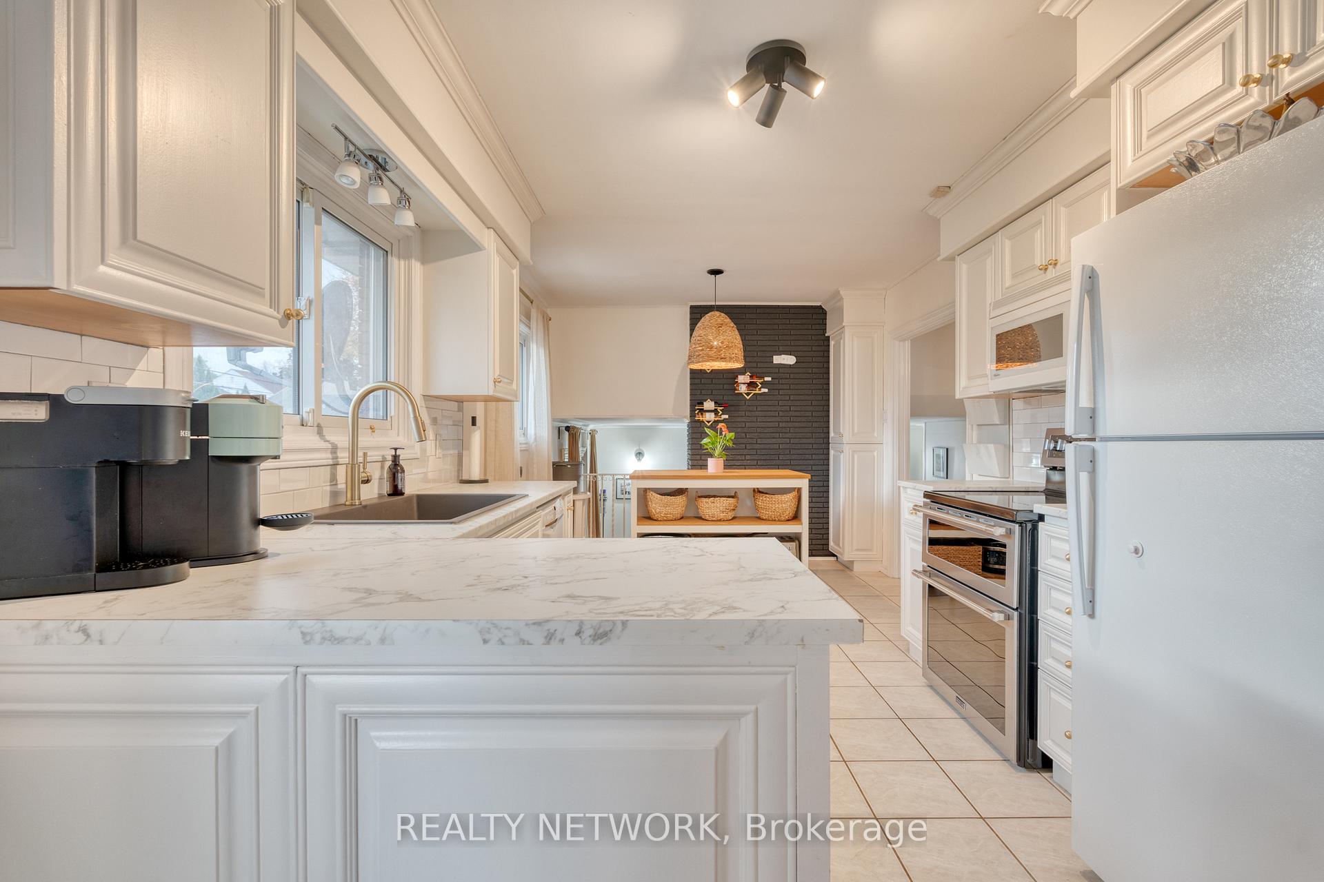Photo 10 of 59 Felker Avenue, Hamilton, Stoney Creek — HOMEH