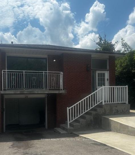 Front of Unit 2ndUnit, 20 Roseville Drive