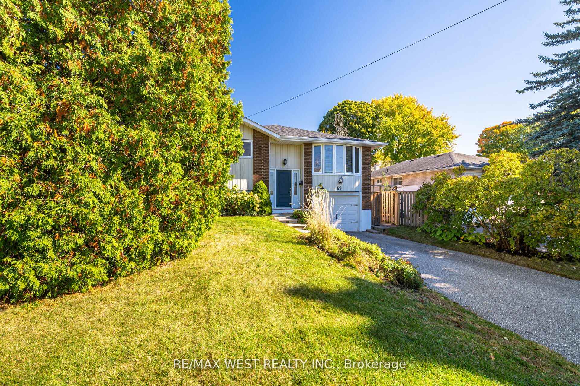 Photo 16 of 69 Keewatin St S, Oshawa, Donevan — HOMEH