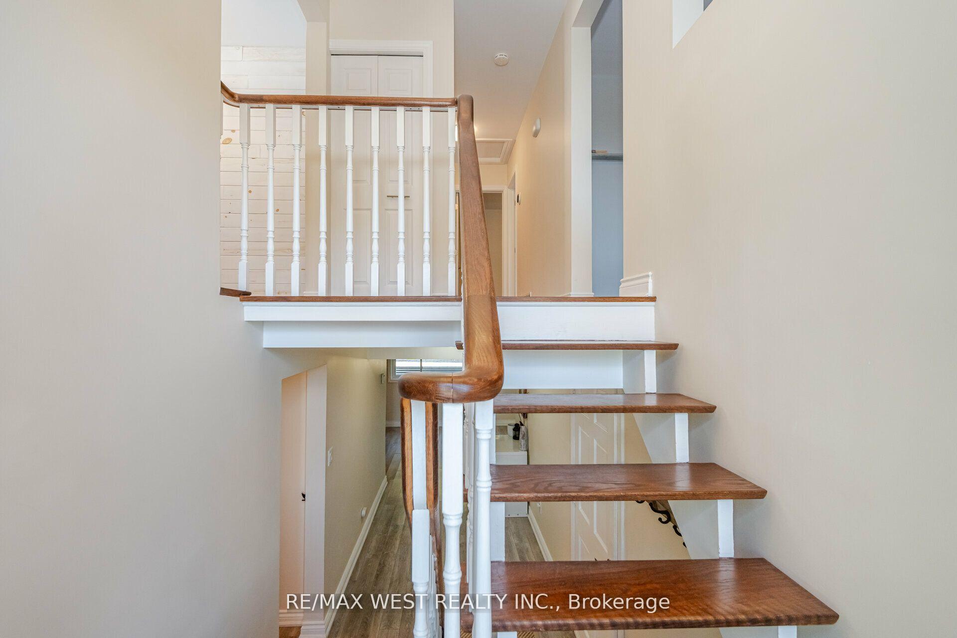 Photo 6 of 69 Keewatin St S, Oshawa, Donevan — HOMEH