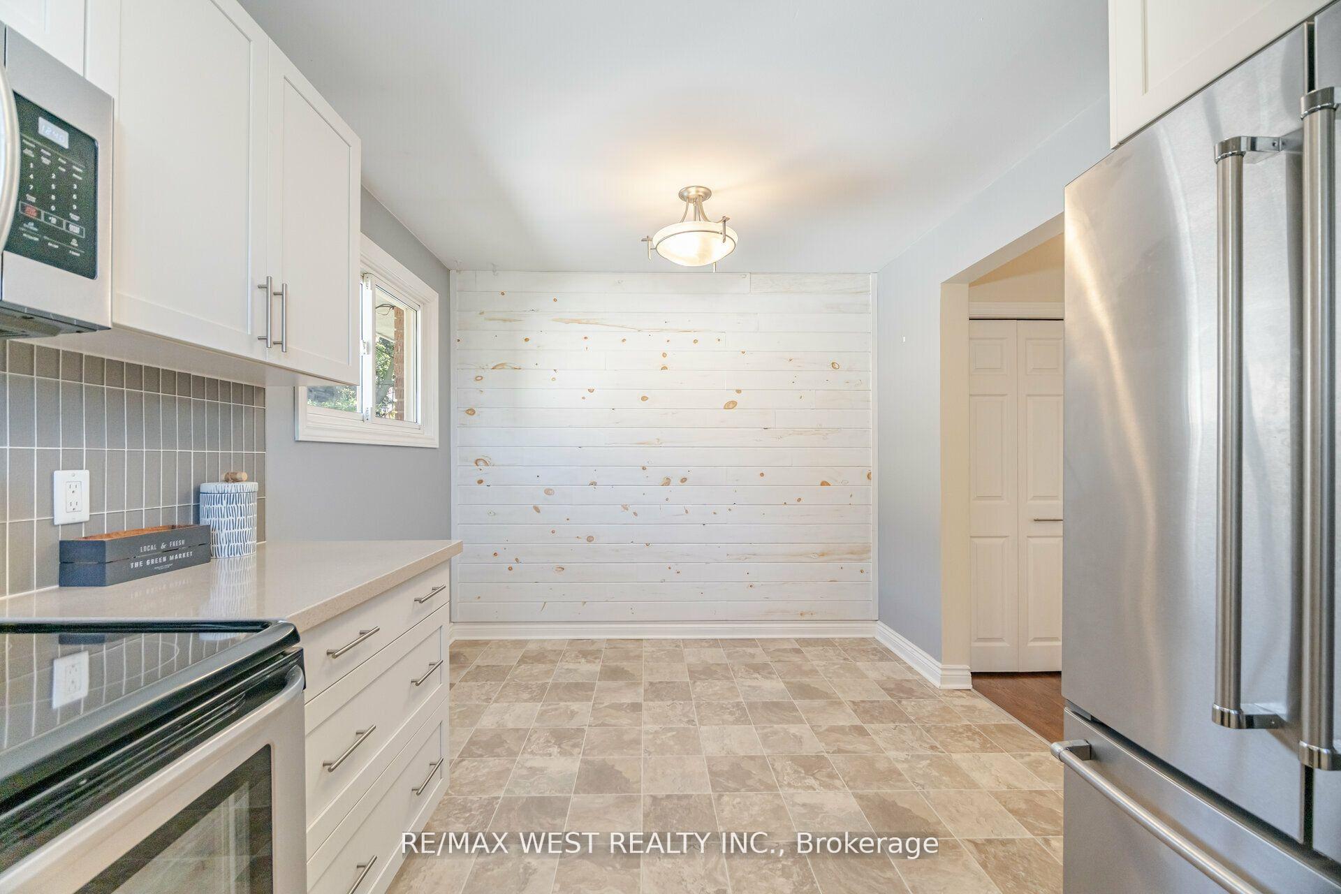 Photo 7 of 69 Keewatin St S, Oshawa, Donevan — HOMEH