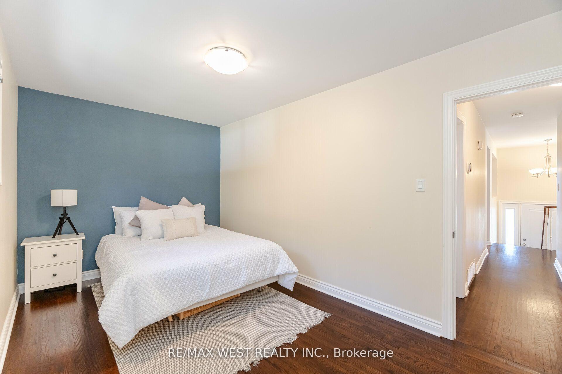 Photo 14 of 69 Keewatin St S, Oshawa, Donevan — HOMEH