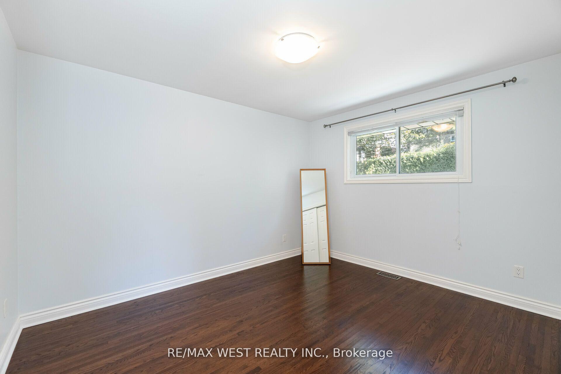 Photo 15 of 69 Keewatin St S, Oshawa, Donevan — HOMEH