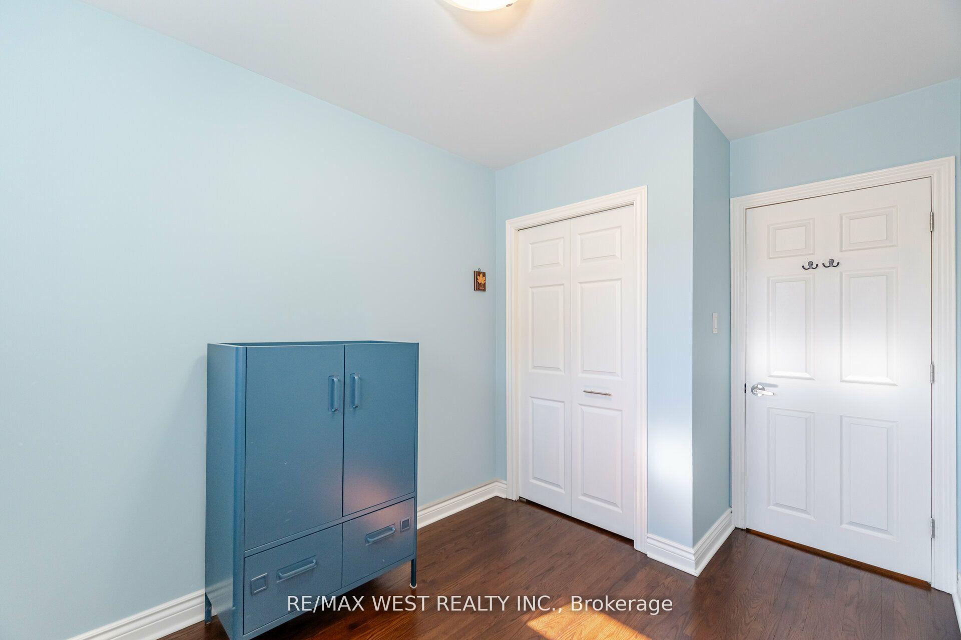 Photo 18 of 69 Keewatin St S, Oshawa, Donevan — HOMEH