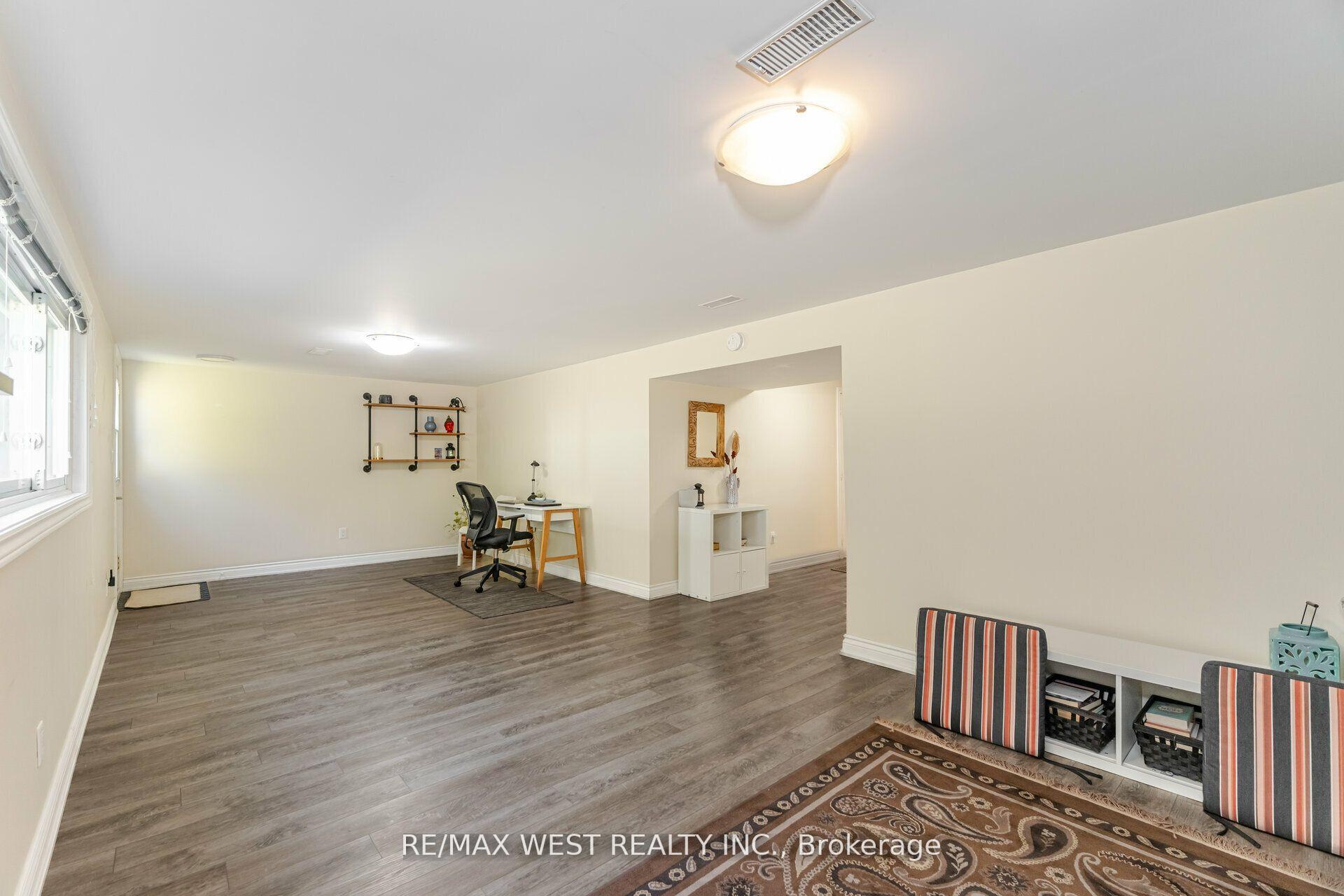 Photo 19 of 69 Keewatin St S, Oshawa, Donevan — HOMEH