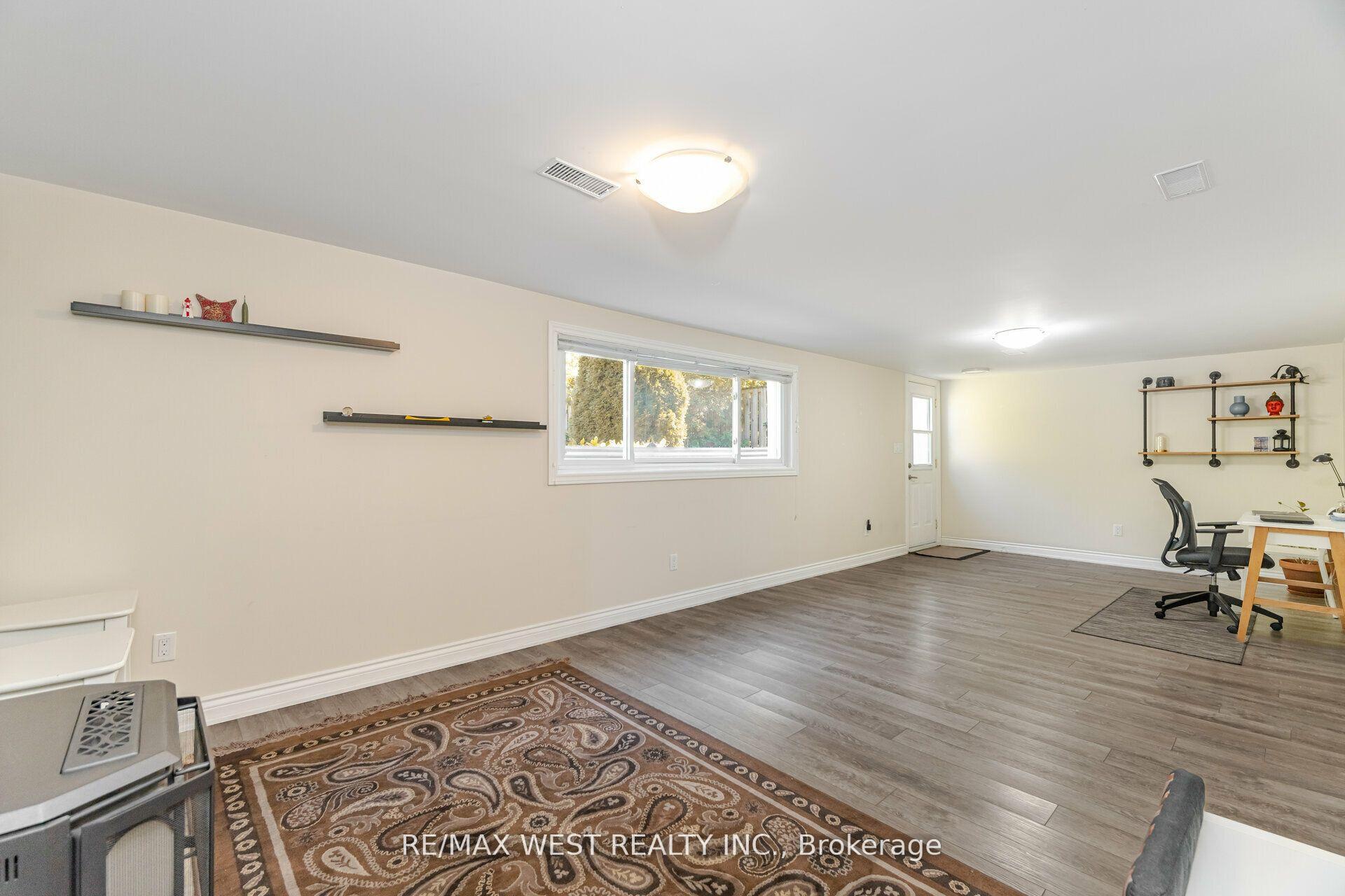 Photo 27 of 69 Keewatin St S, Oshawa, Donevan — HOMEH
