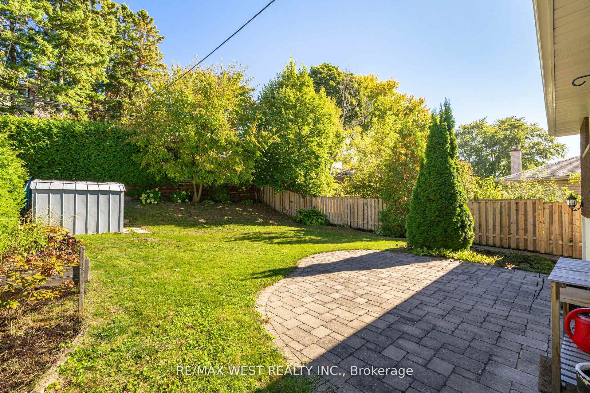 Photo 32 of 69 Keewatin St S, Oshawa, Donevan — HOMEH