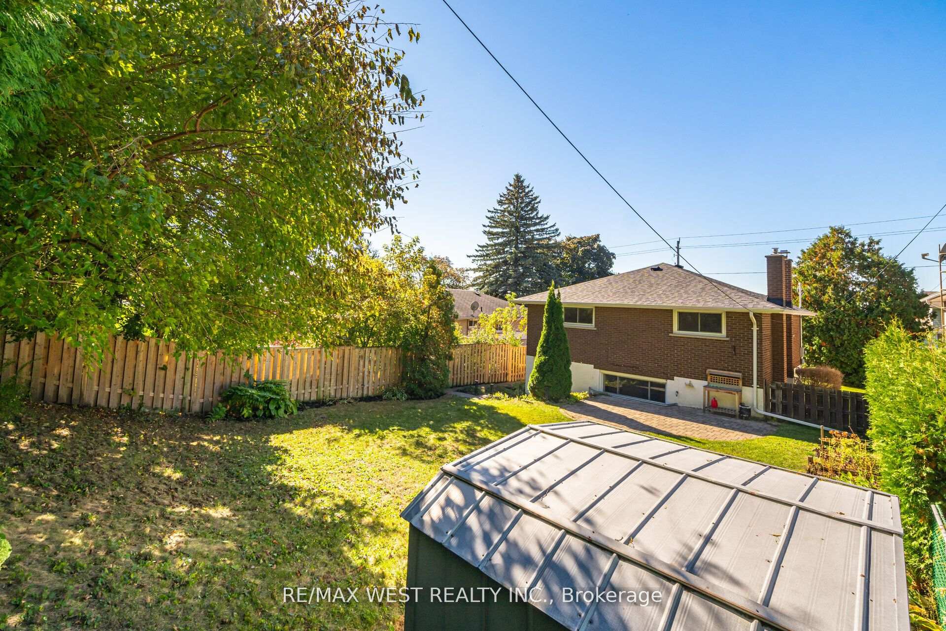 Photo 33 of 69 Keewatin St S, Oshawa, Donevan — HOMEH