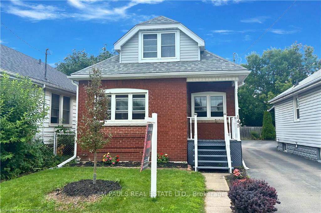 Front of 145 Weir Street N