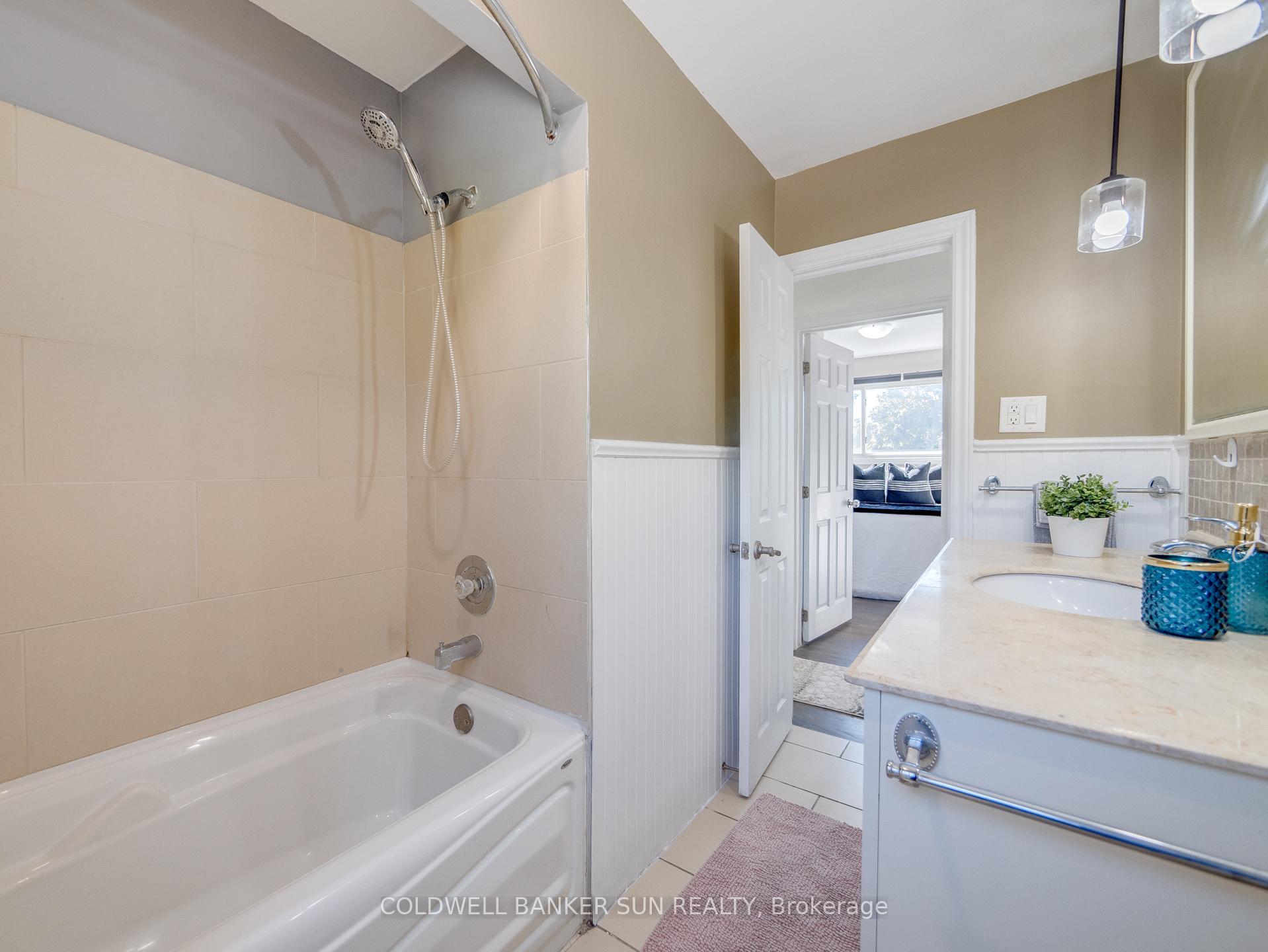 Photo 16 of 324 Rosemount Drive, Kitchener, Rosemount — HOMEH