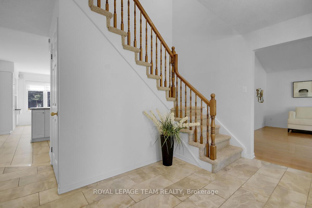 Photo 5 of 6616 Suncrest Drive, Ottawa, Greely — HOMEH