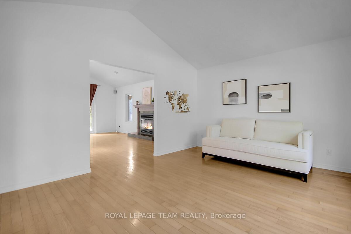 Photo 7 of 6616 Suncrest Drive, Ottawa, Greely — HOMEH