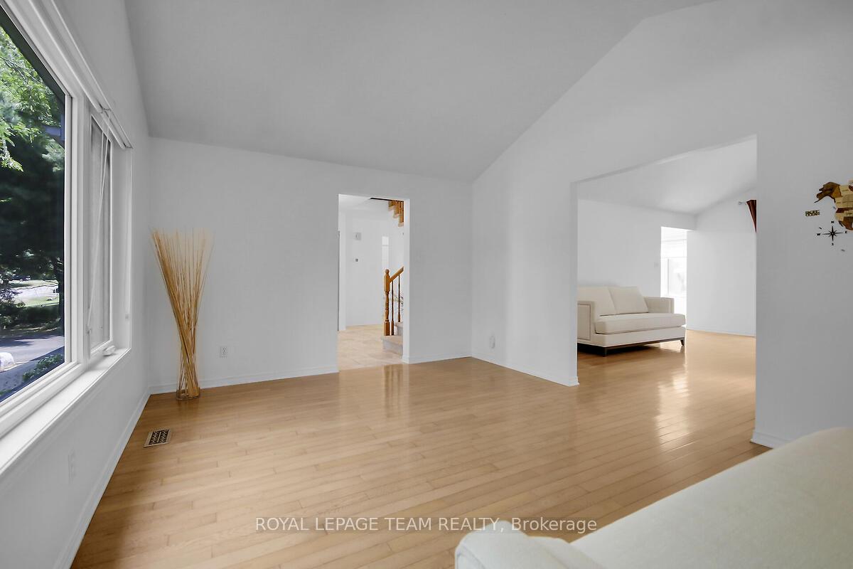 Photo 9 of 6616 Suncrest Drive, Ottawa, Greely — HOMEH