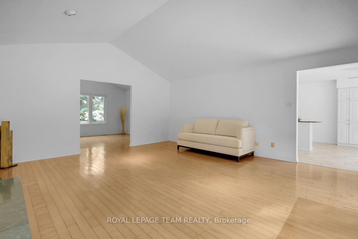 Photo 12 of 6616 Suncrest Drive, Ottawa, Greely — HOMEH