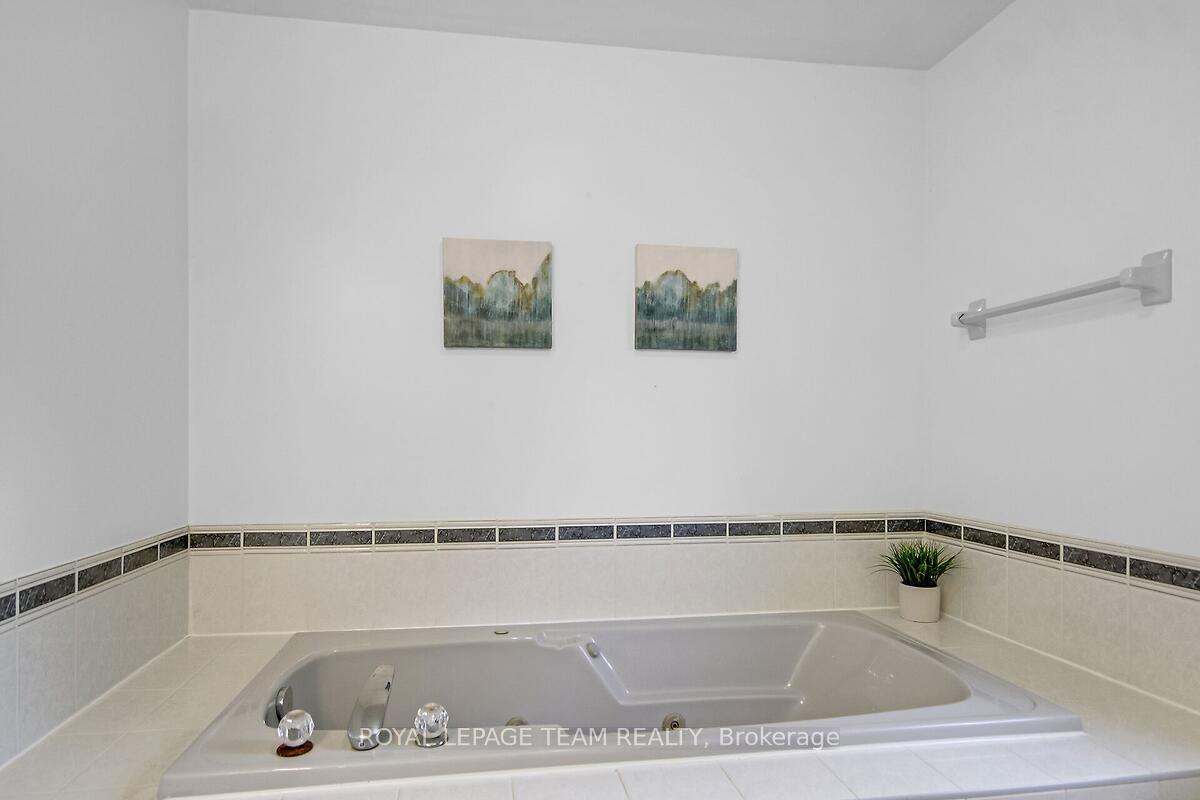 Photo 32 of 6616 Suncrest Drive, Ottawa, Greely — HOMEH