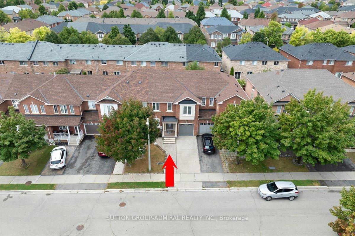 Photo 3 of 24 Lucerne Drive, Vaughan, Vellore Village — HOMEH