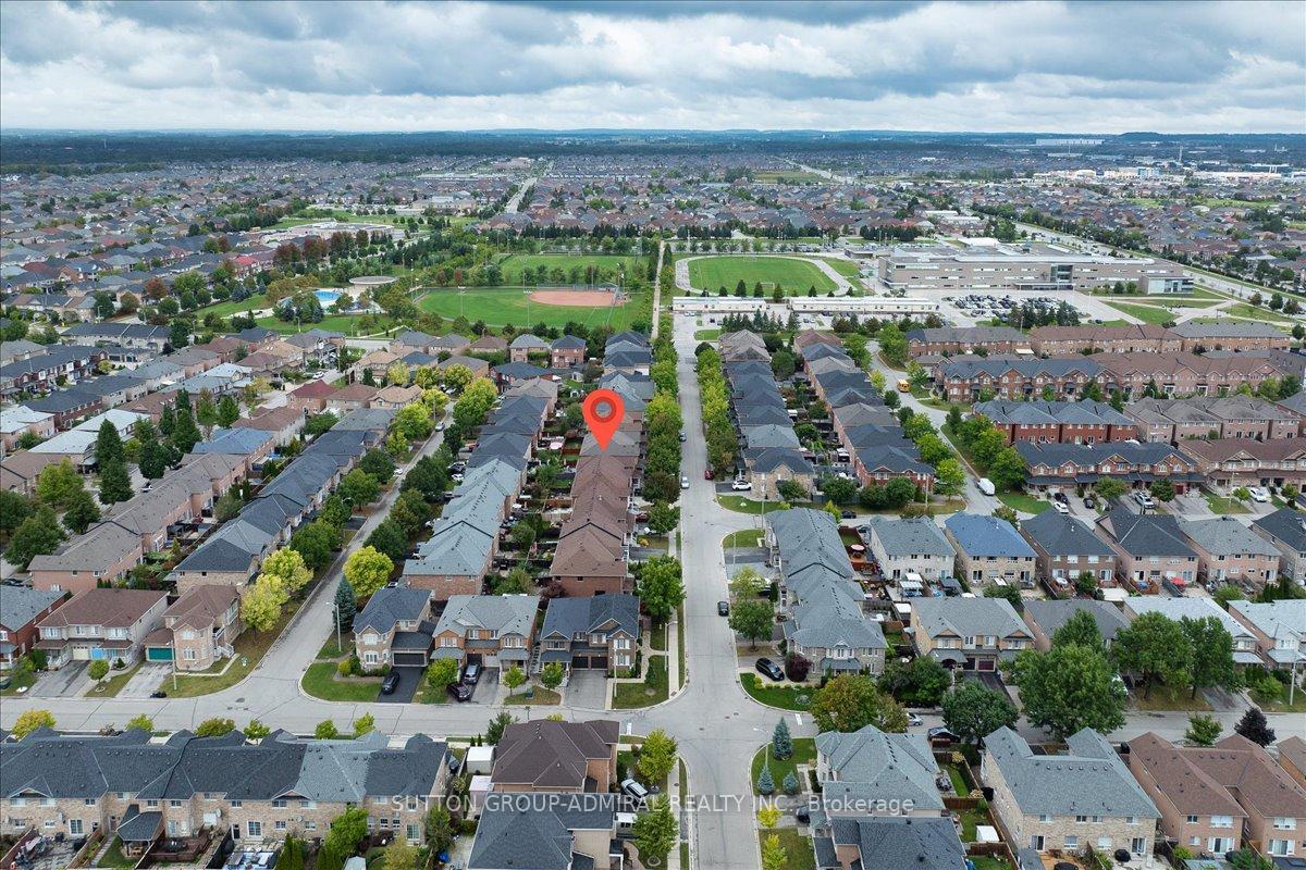 Photo 5 of 24 Lucerne Drive, Vaughan, Vellore Village — HOMEH