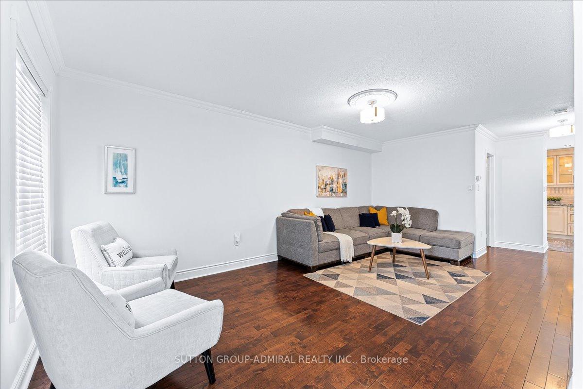 Photo 9 of 24 Lucerne Drive, Vaughan, Vellore Village — HOMEH
