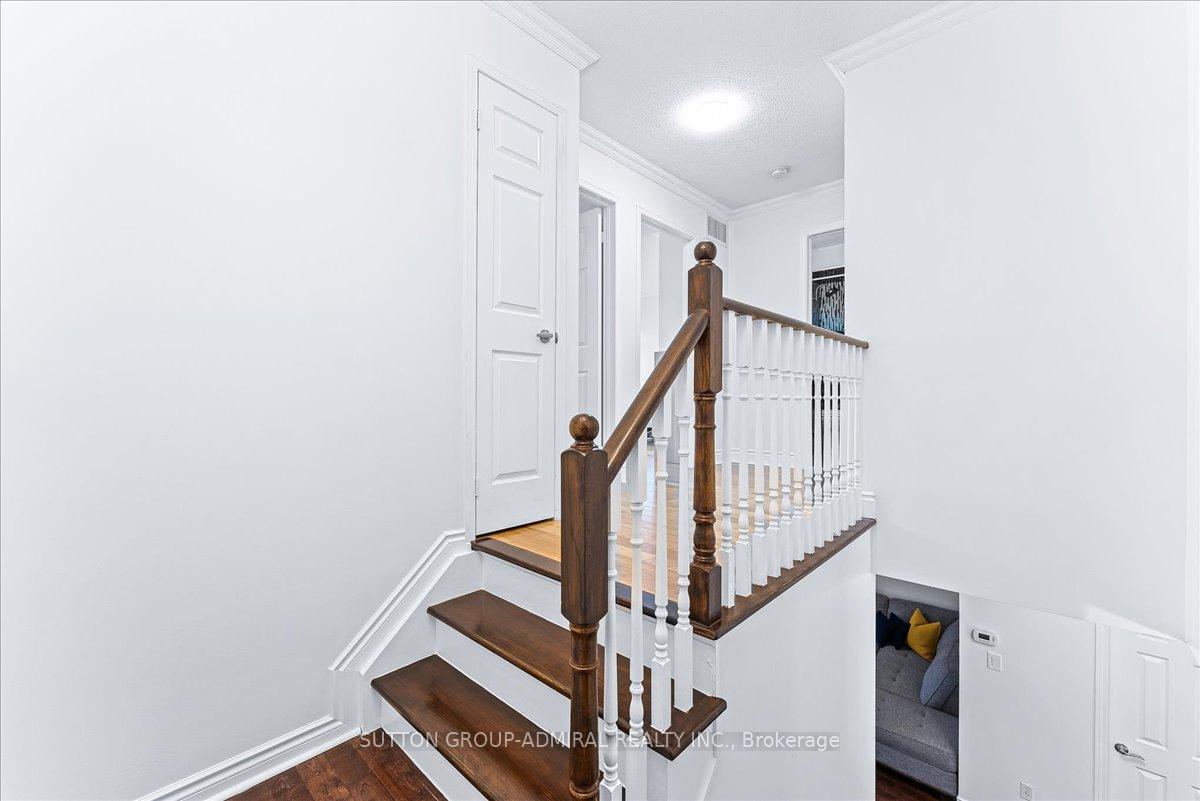 Photo 18 of 24 Lucerne Drive, Vaughan, Vellore Village — HOMEH
