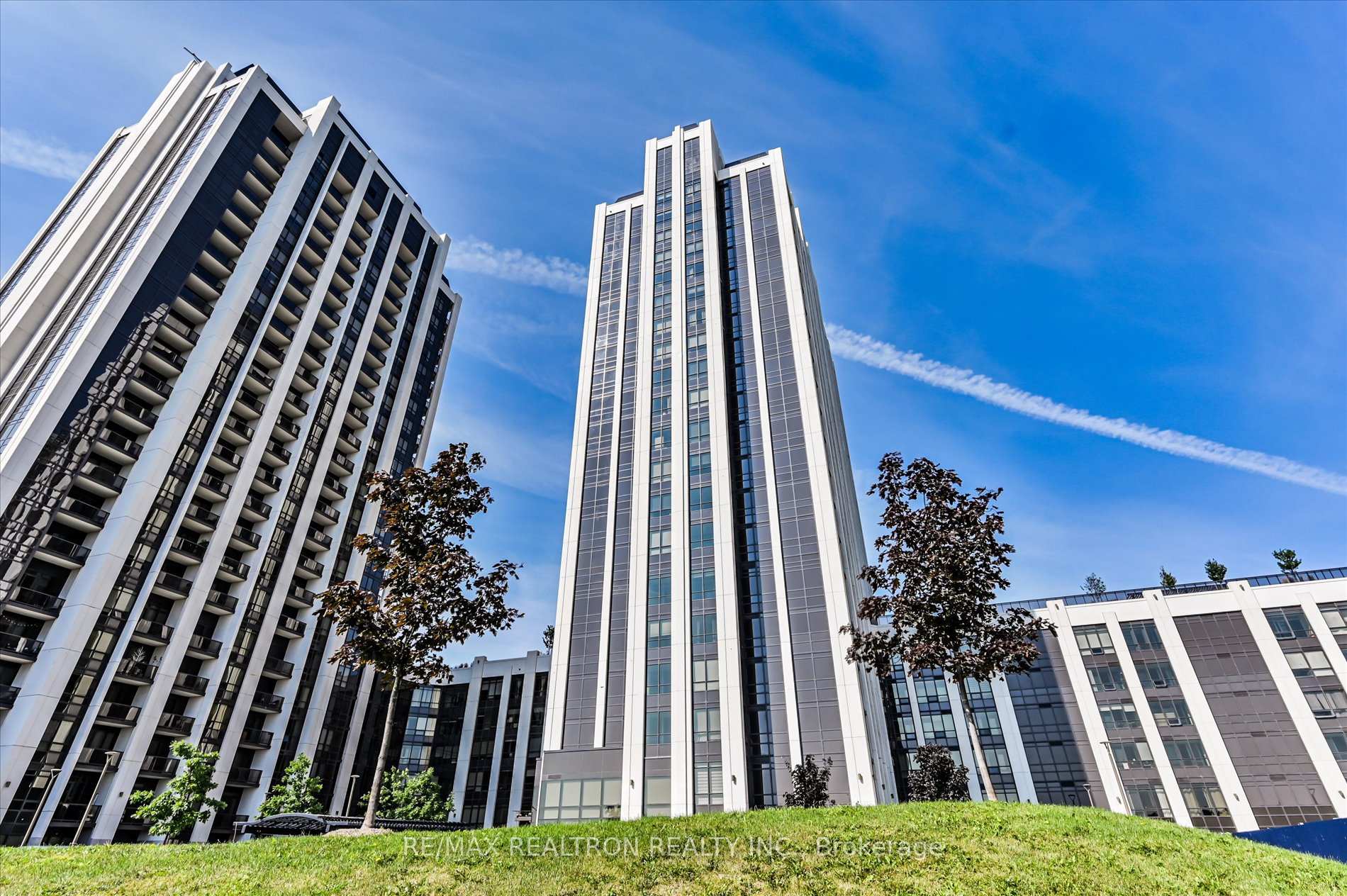 Photo 2 of Unit 304, 9085 Jane Street, Vaughan, Concord — HOMEH