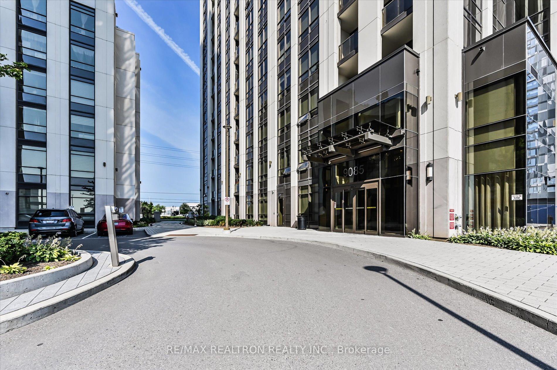 Photo 3 of Unit 304, 9085 Jane Street, Vaughan, Concord — HOMEH