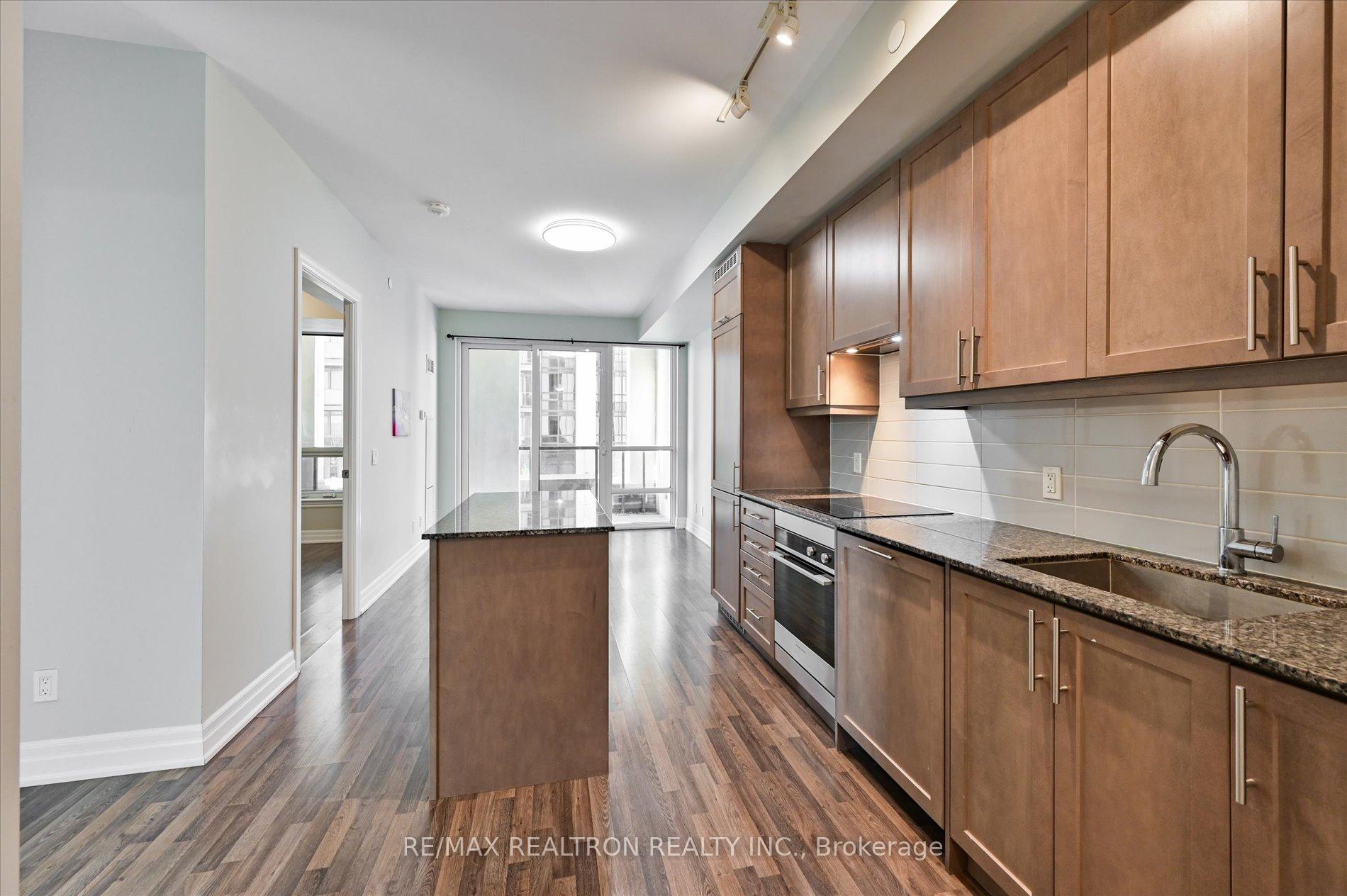Photo 4 of Unit 304, 9085 Jane Street, Vaughan, Concord — HOMEH