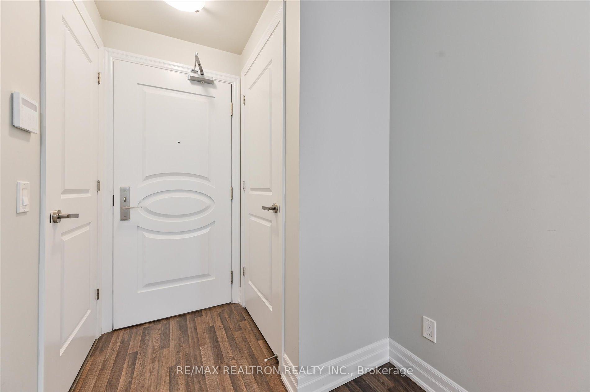 Photo 5 of Unit 304, 9085 Jane Street, Vaughan, Concord — HOMEH