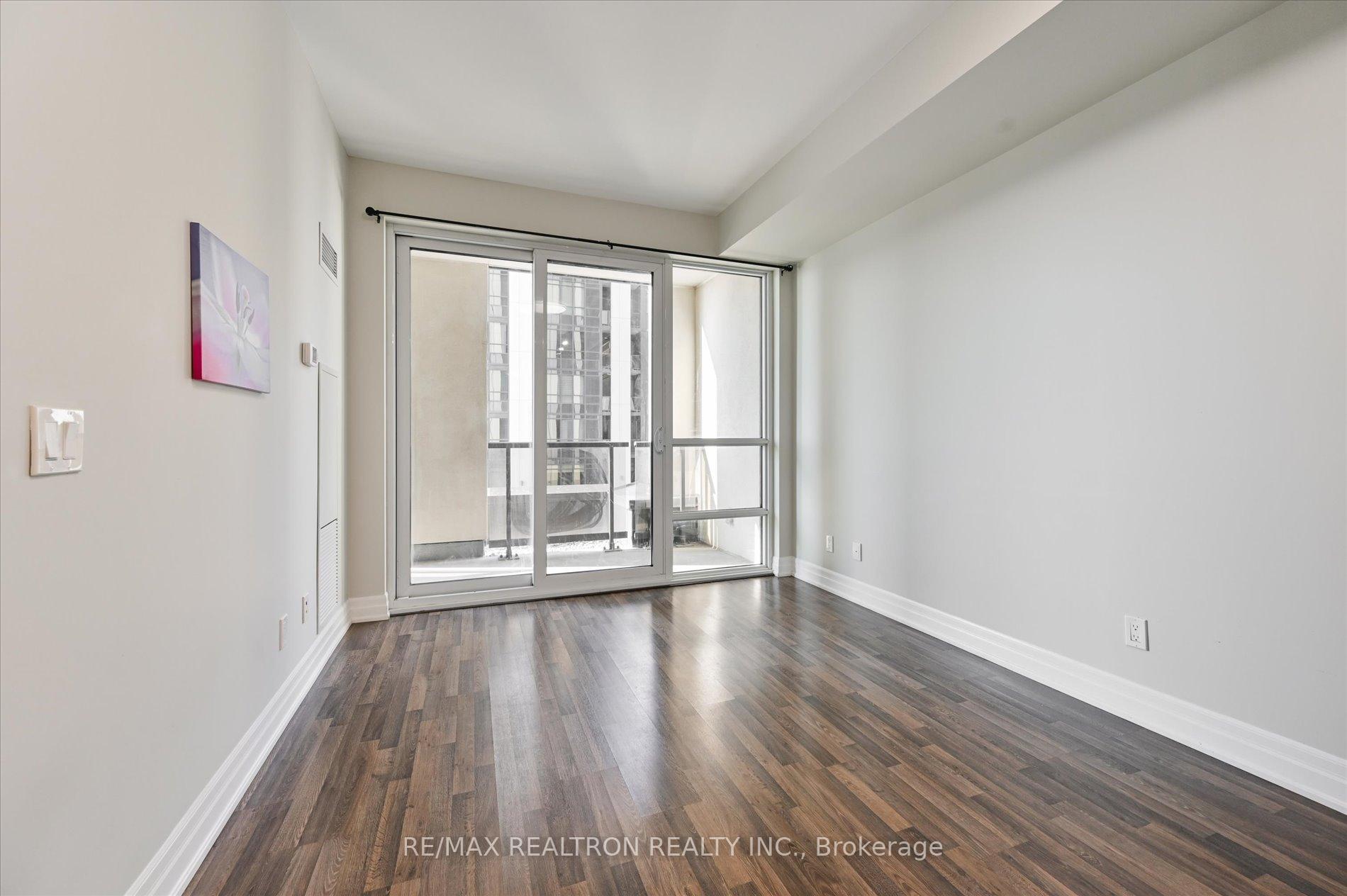 Photo 7 of Unit 304, 9085 Jane Street, Vaughan, Concord — HOMEH
