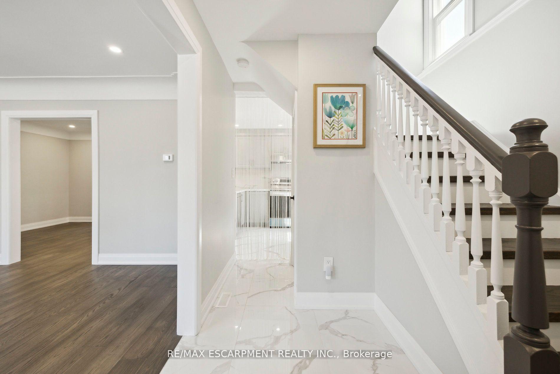 Photo 6 of 147 Garside Avenue S, Hamilton, Bartonville — HOMEH