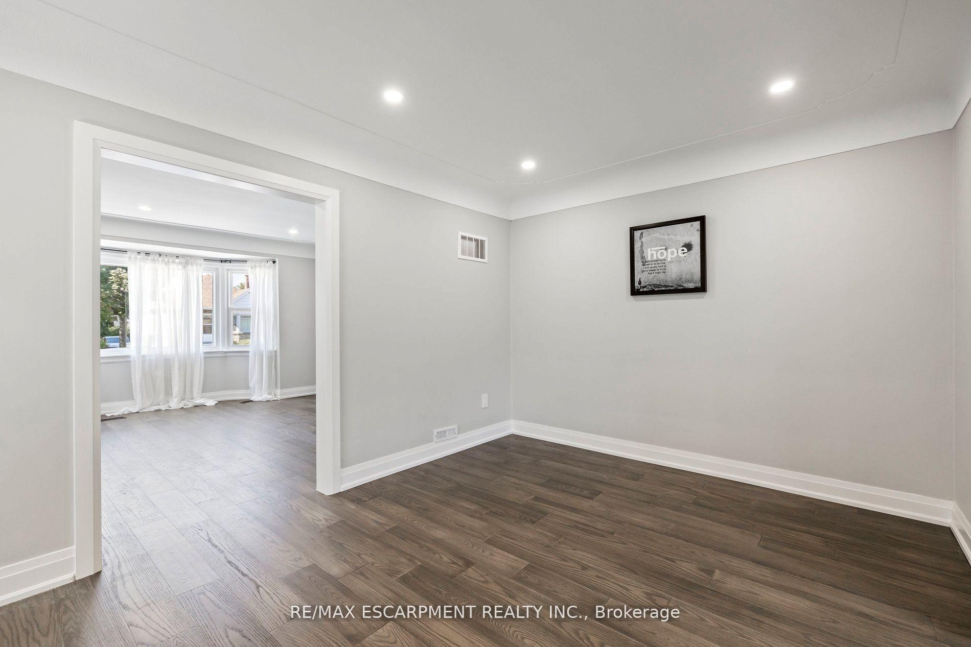 Photo 8 of 147 Garside Avenue S, Hamilton, Bartonville — HOMEH
