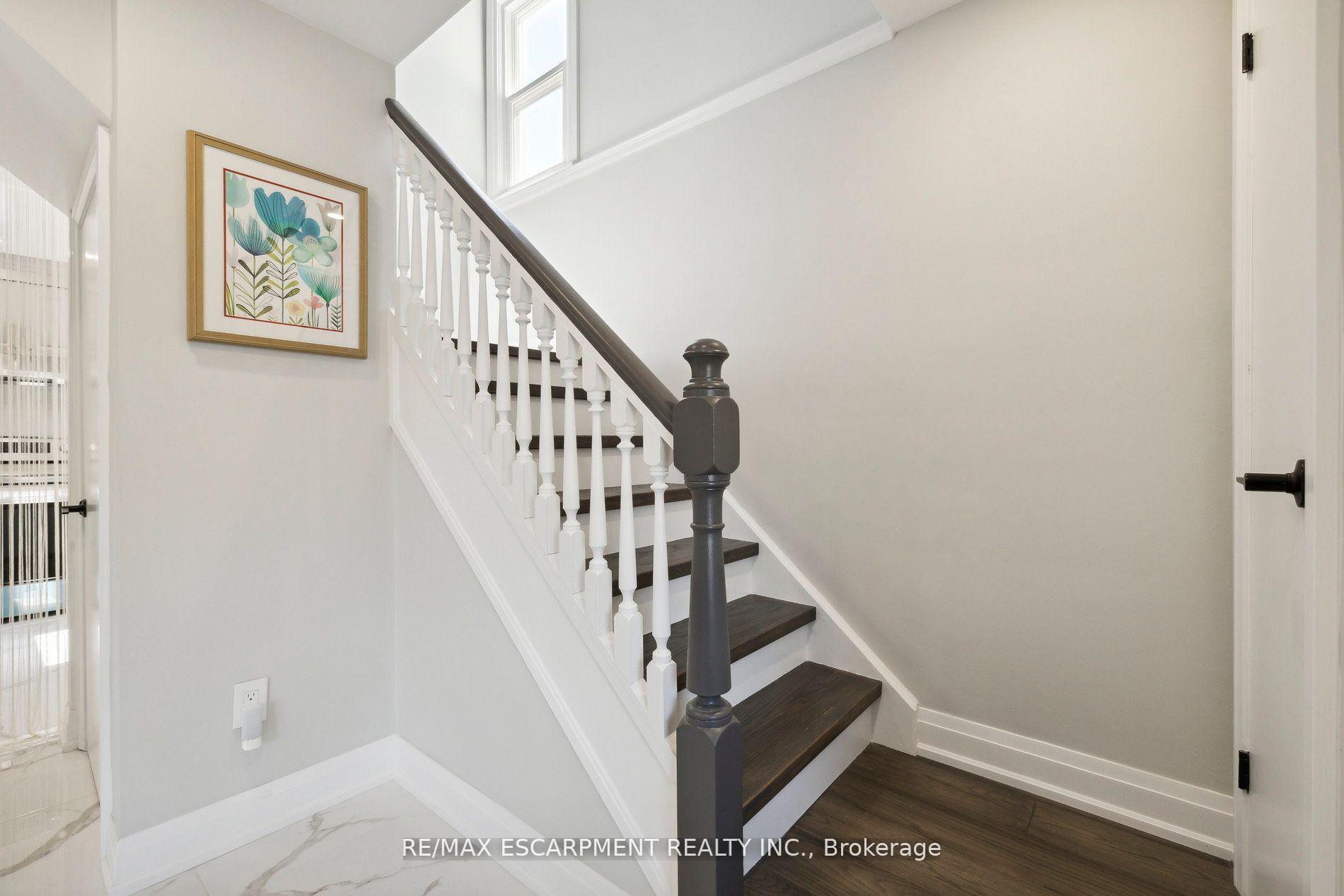 Photo 27 of 147 Garside Avenue S, Hamilton, Bartonville — HOMEH