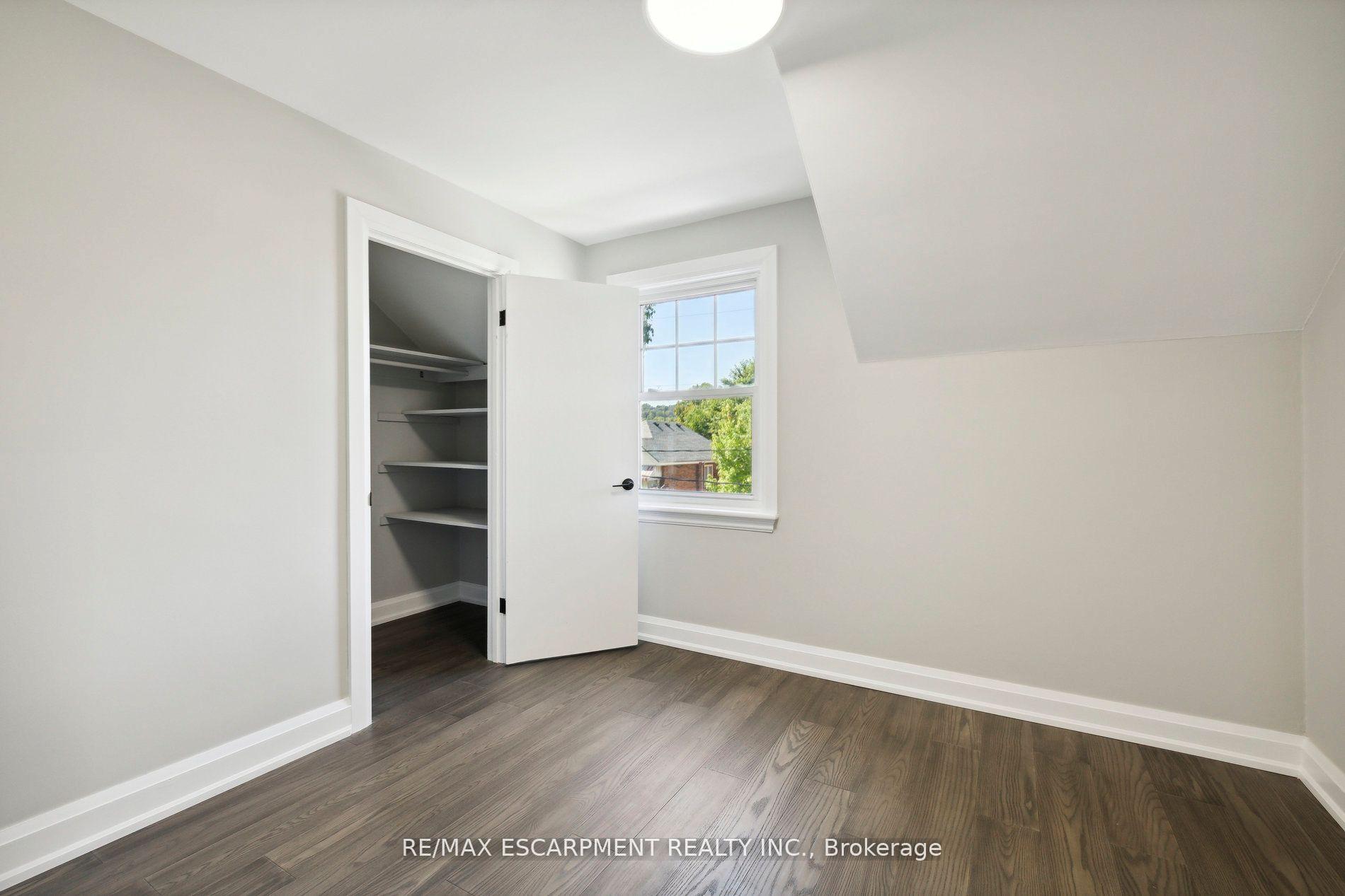 Photo 24 of 147 Garside Avenue S, Hamilton, Bartonville — HOMEH