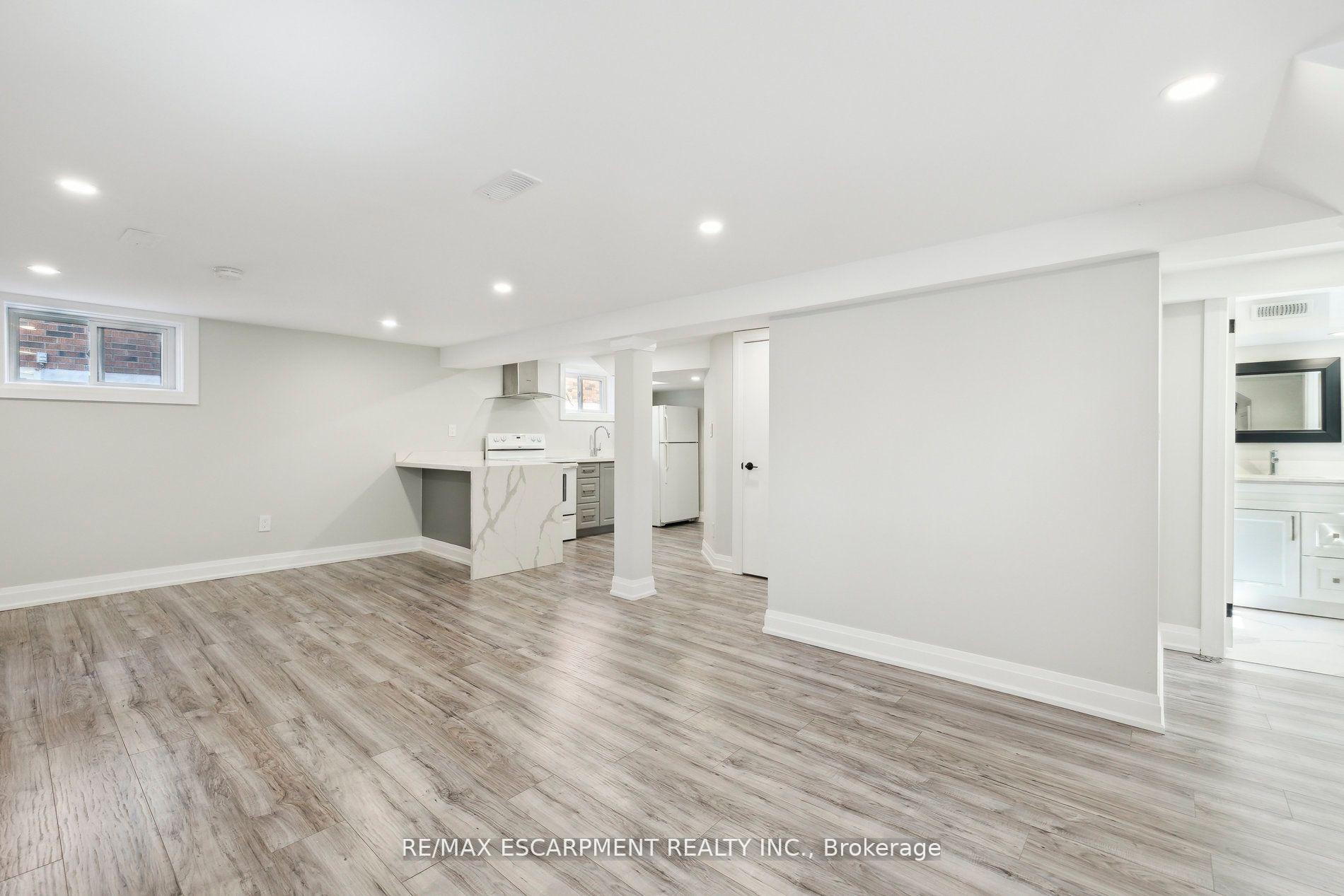 Photo 15 of 147 Garside Avenue S, Hamilton, Bartonville — HOMEH