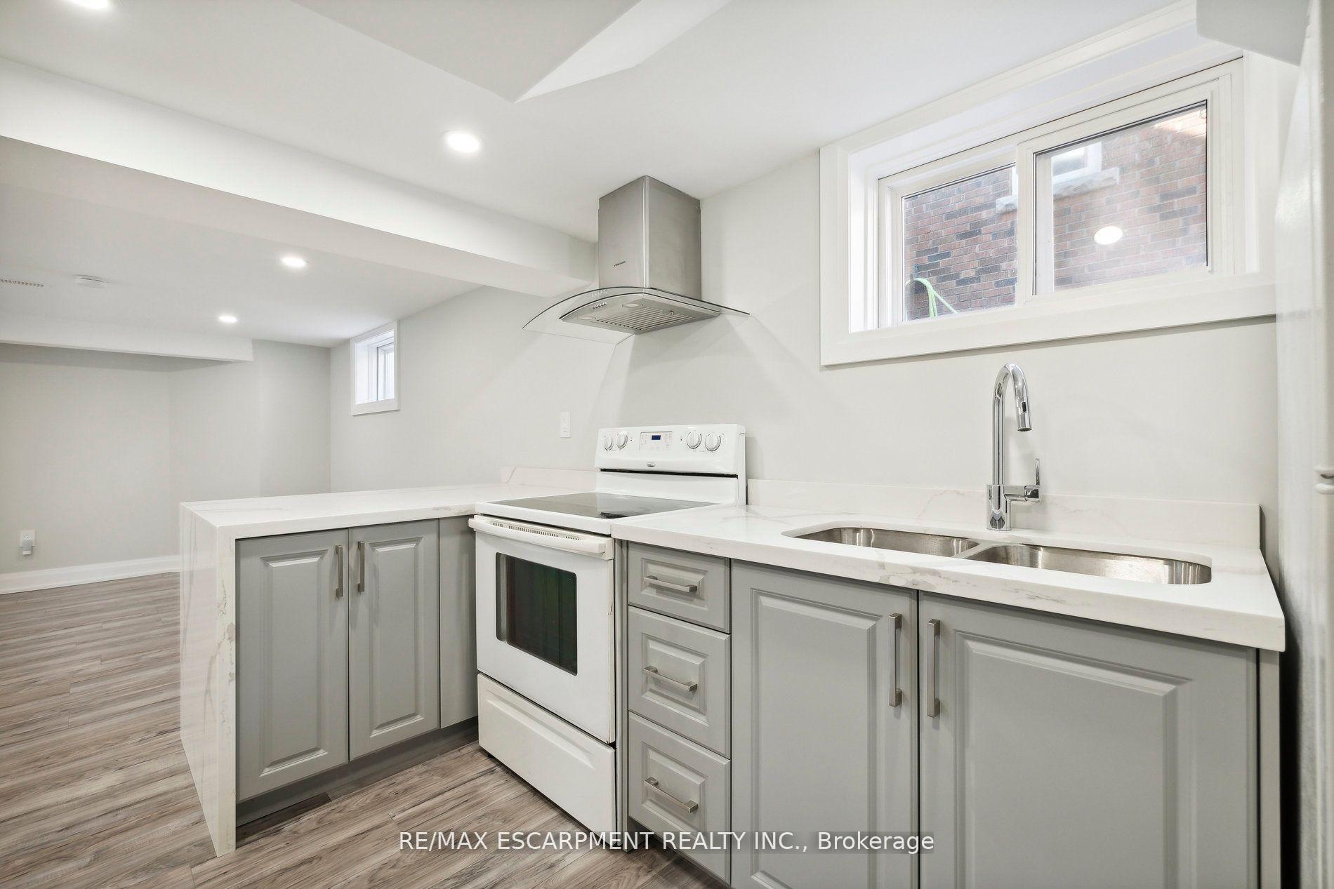 Photo 36 of 147 Garside Avenue S, Hamilton, Bartonville — HOMEH