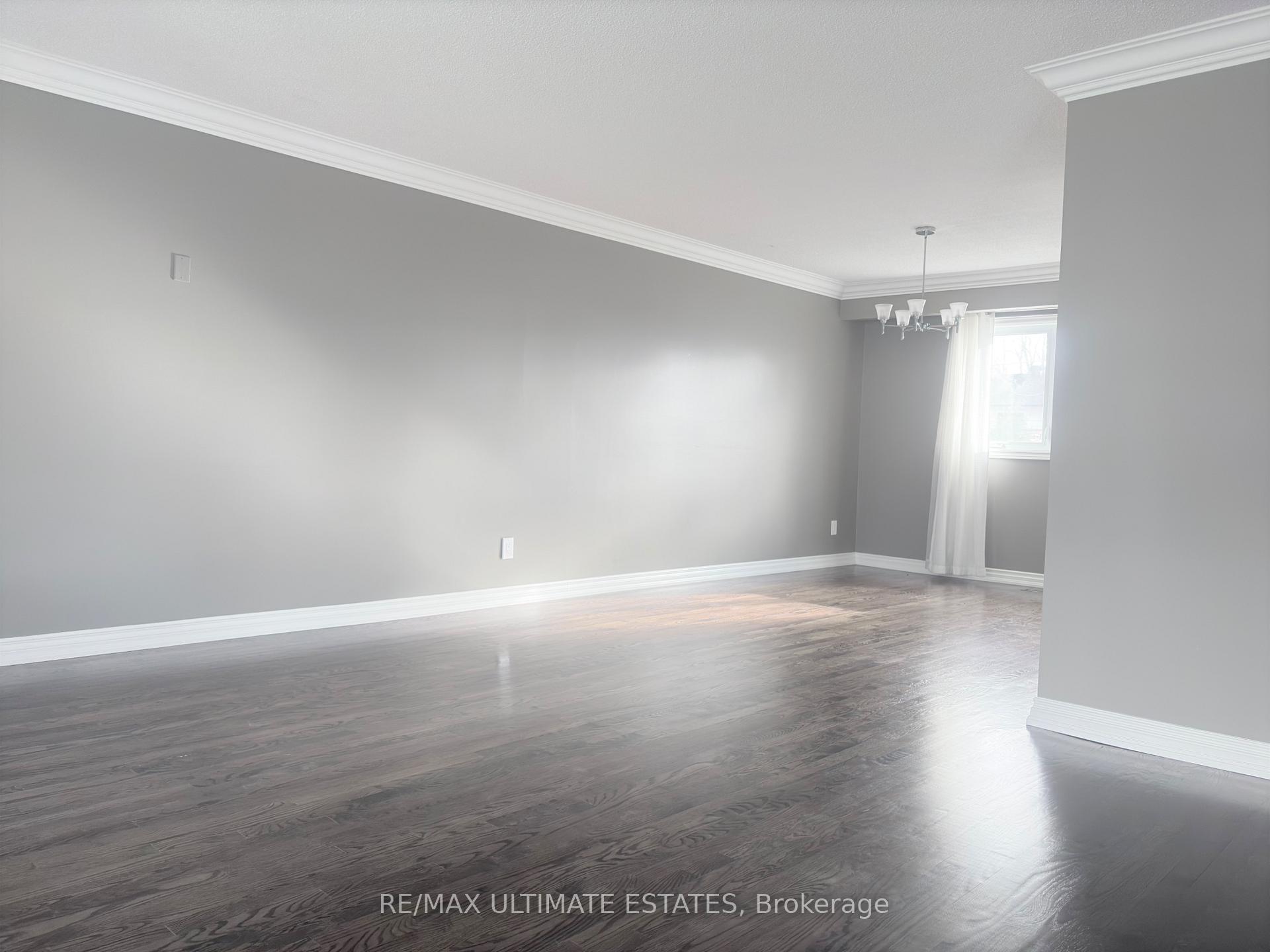 Photo 8 of 35 Shieldmark Crescent, Markham, Royal Orchard — HOMEH