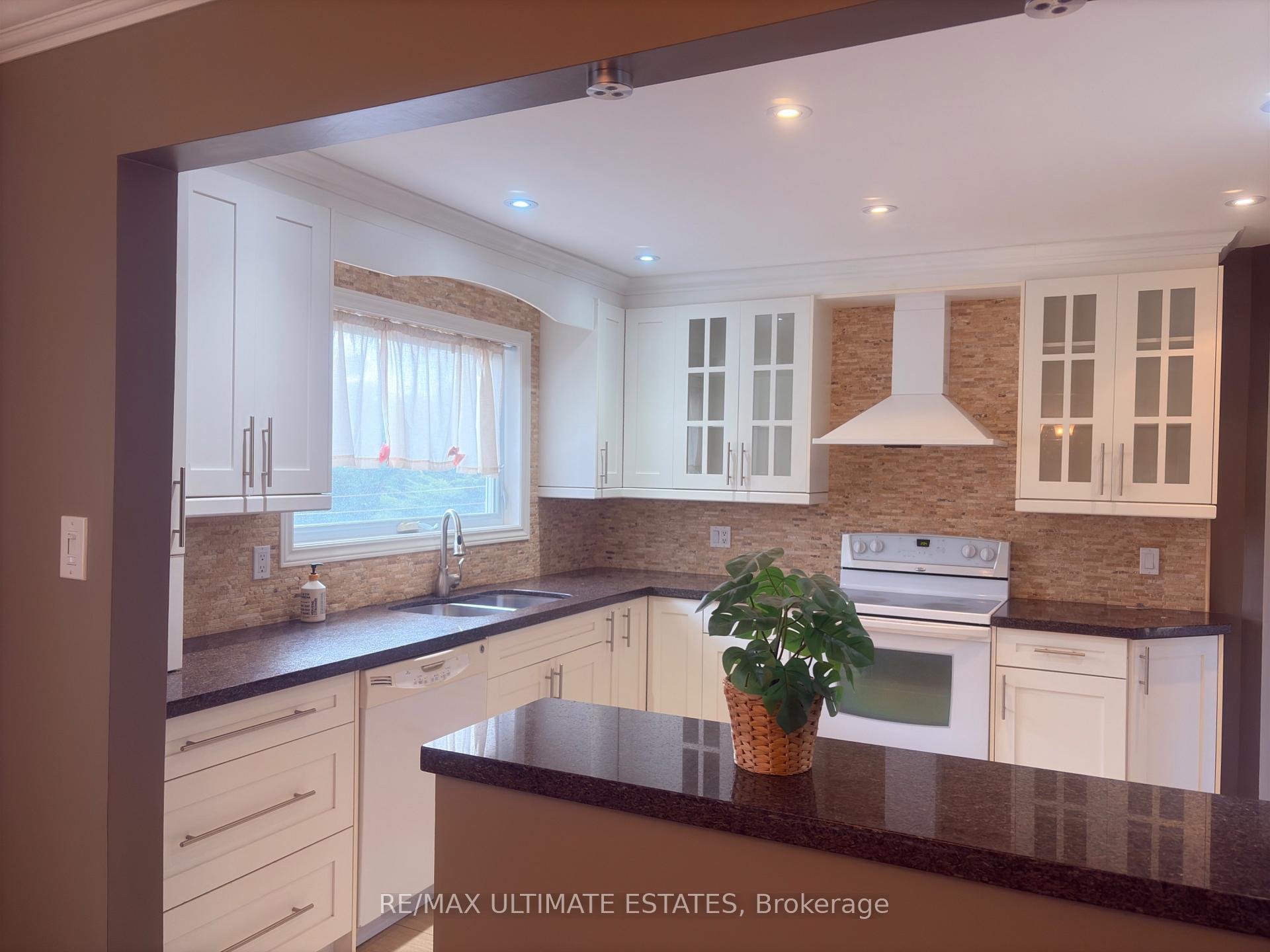 Photo 25 of 35 Shieldmark Crescent, Markham, Royal Orchard — HOMEH