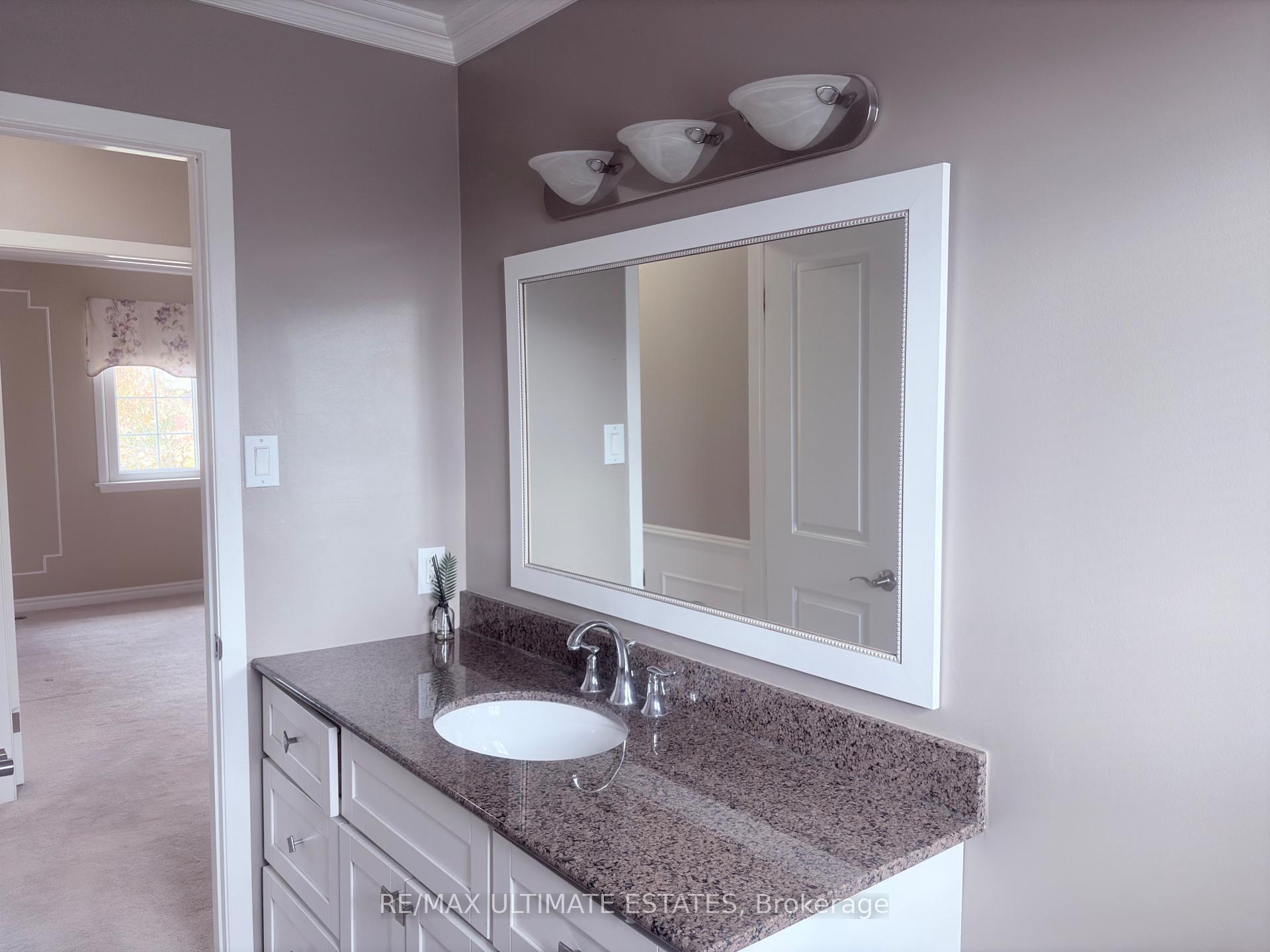 Photo 11 of 35 Shieldmark Crescent, Markham, Royal Orchard — HOMEH