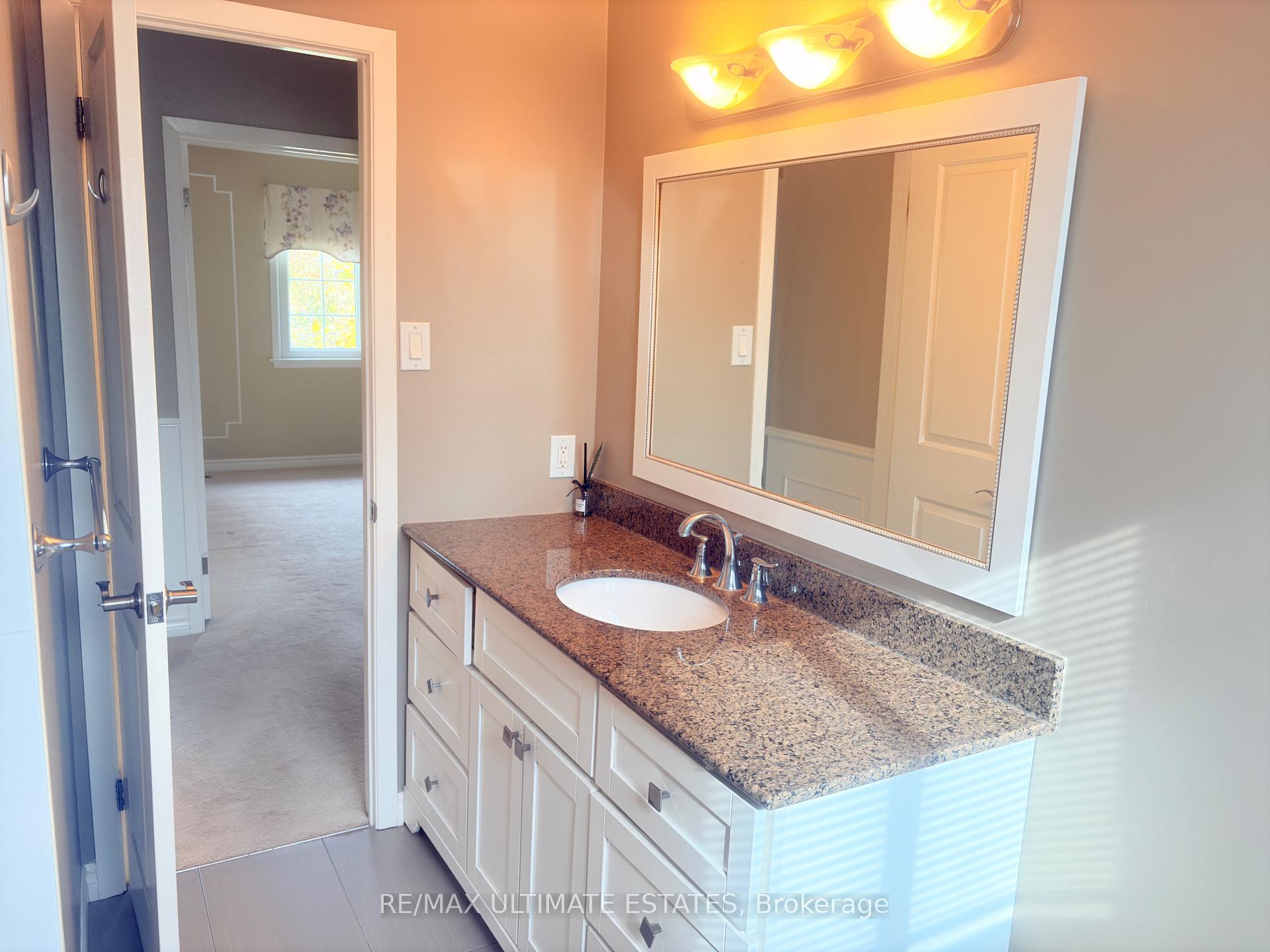 Photo 15 of 35 Shieldmark Crescent, Markham, Royal Orchard — HOMEH