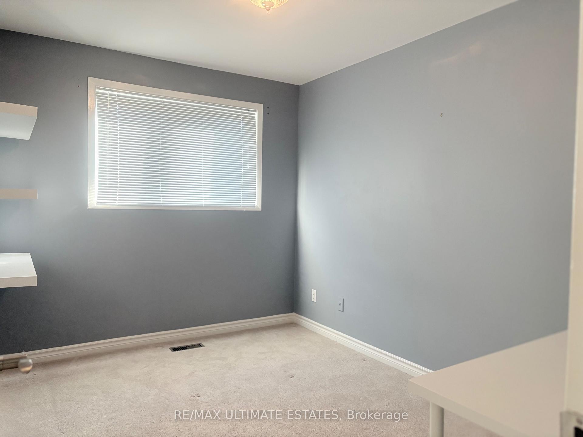 Photo 13 of 35 Shieldmark Crescent, Markham, Royal Orchard — HOMEH