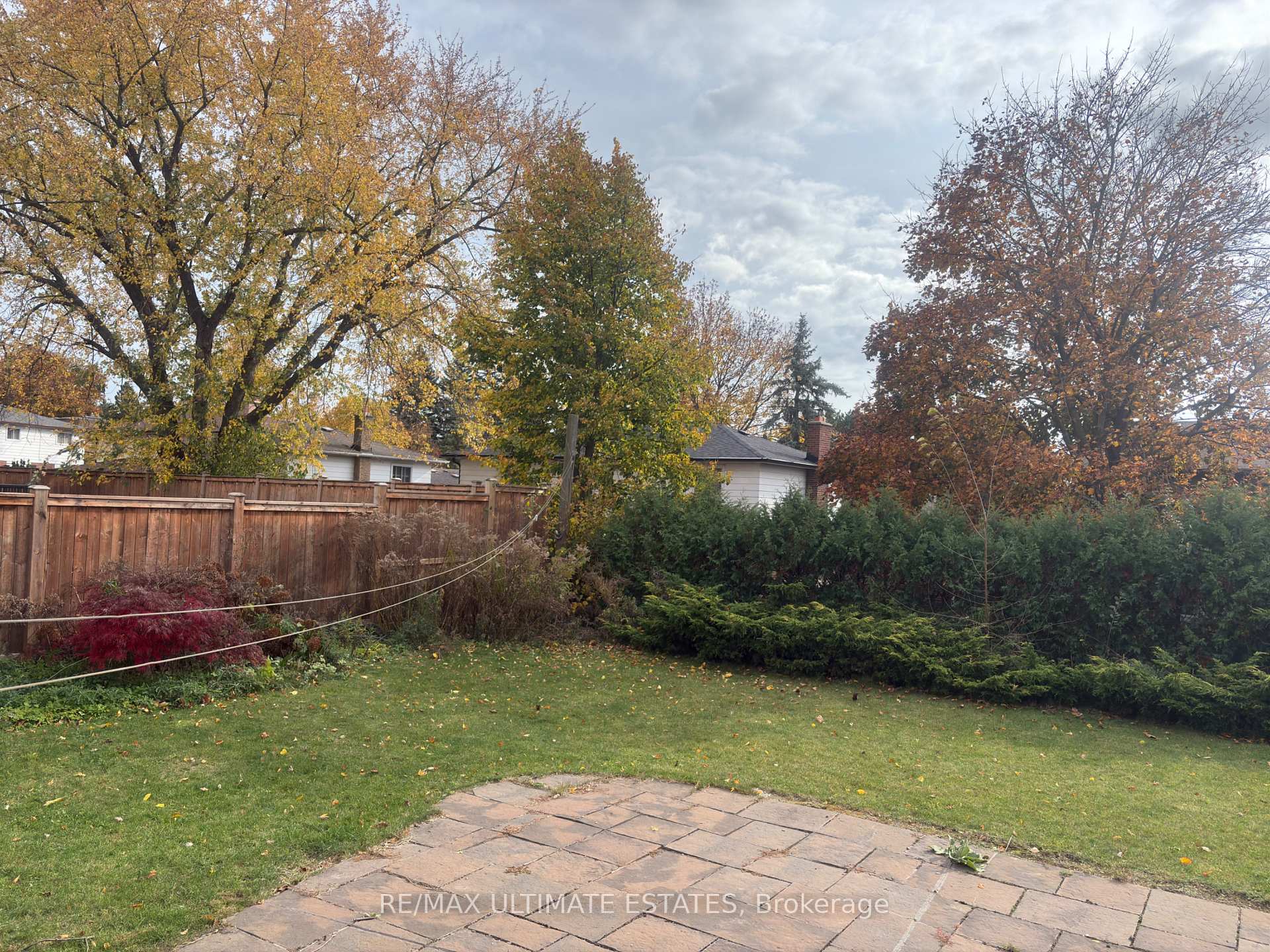 Photo 21 of 35 Shieldmark Crescent, Markham, Royal Orchard — HOMEH