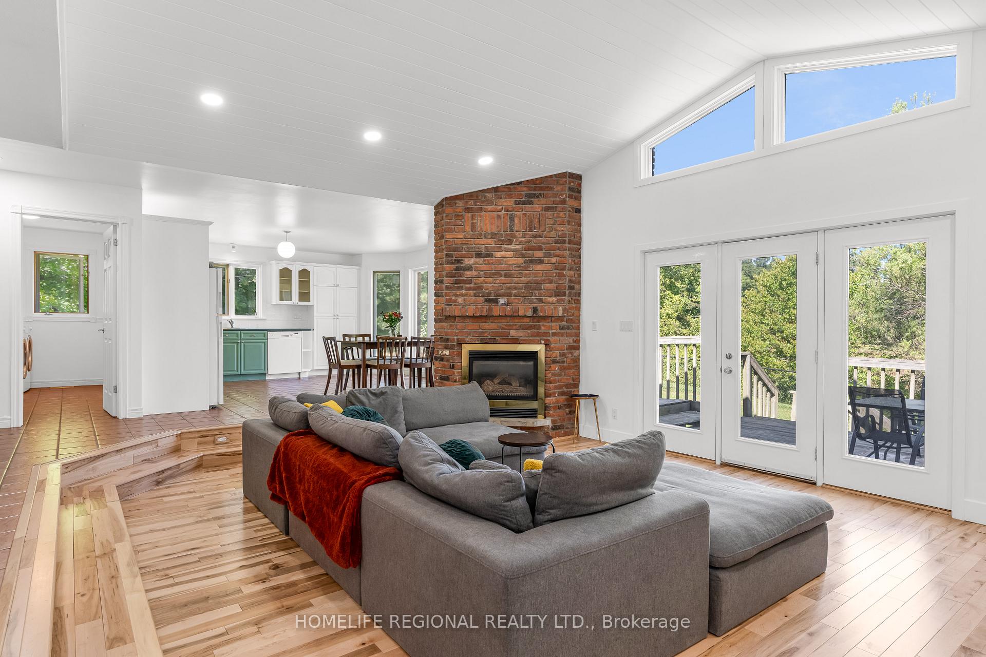 Photo 2 of 337 Scenic Drive, Brant, South Dumfries — HOMEH
