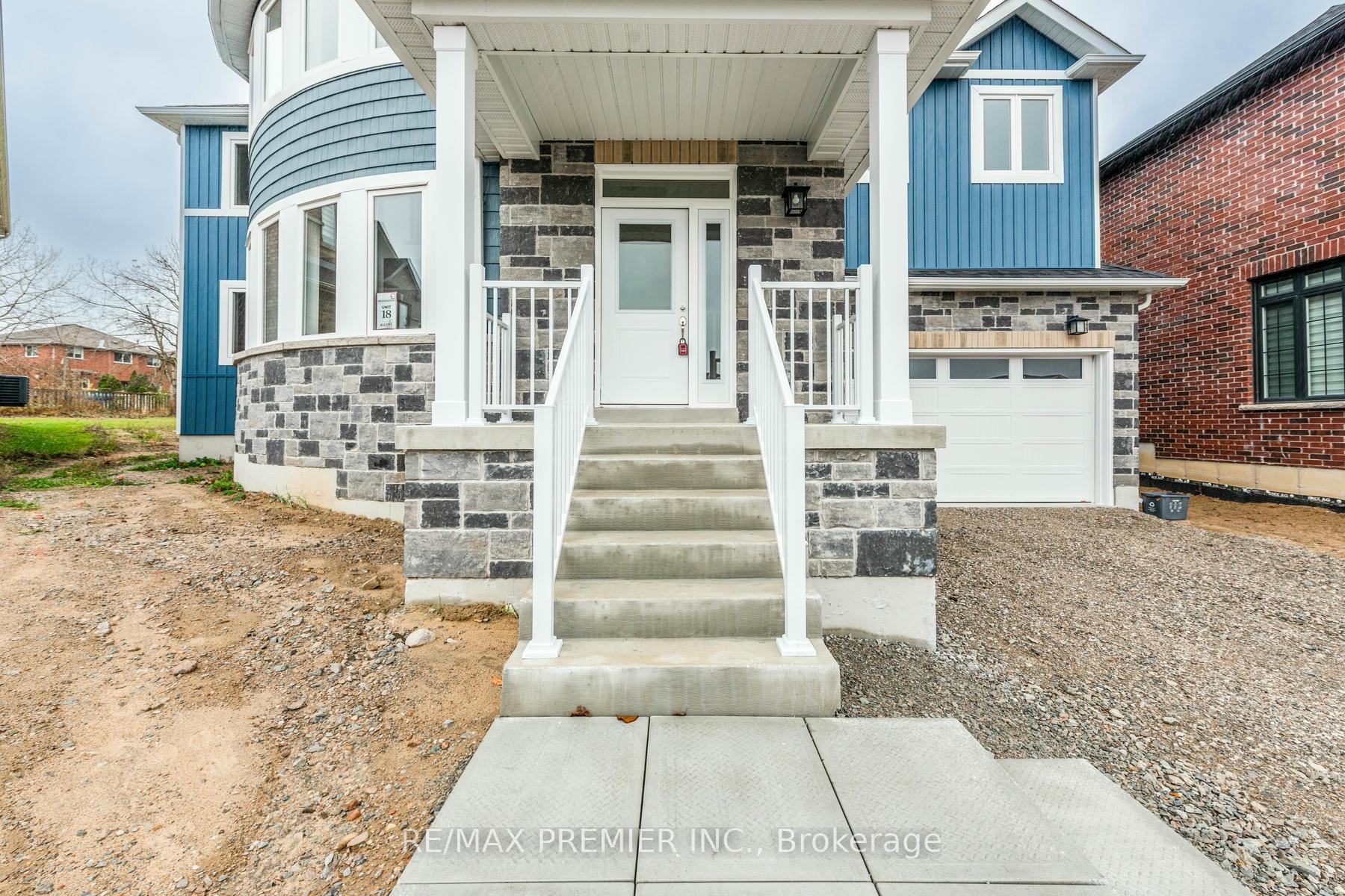 Photo 3 of 39 Auburn Court, Barrie, Ardagh — HOMEH
