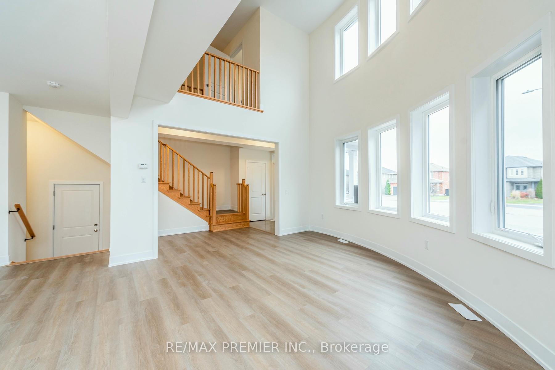 Photo 34 of 39 Auburn Court, Barrie, Ardagh — HOMEH